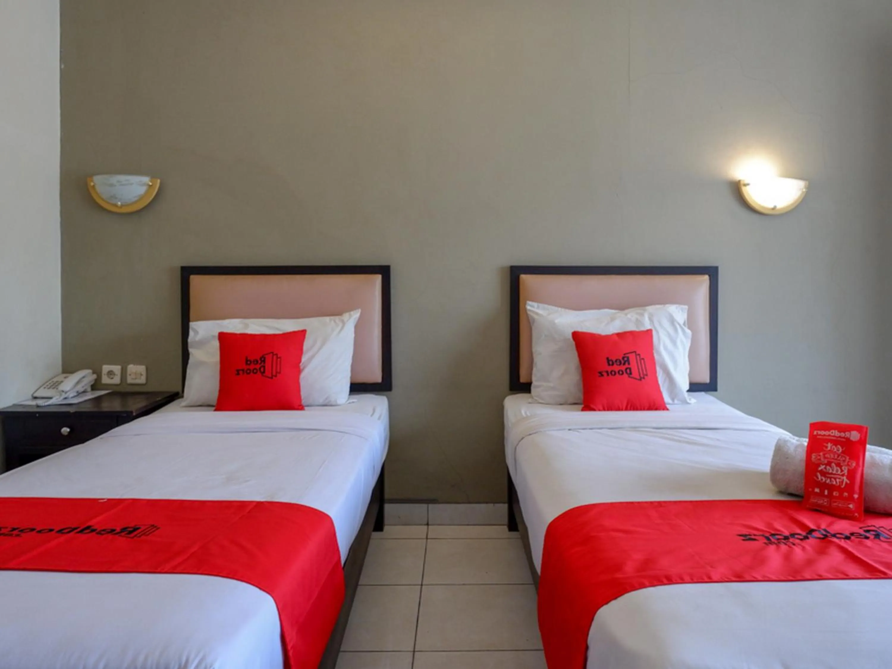 Bed in RedDoorz At Jalan Sriwijaya Semarang