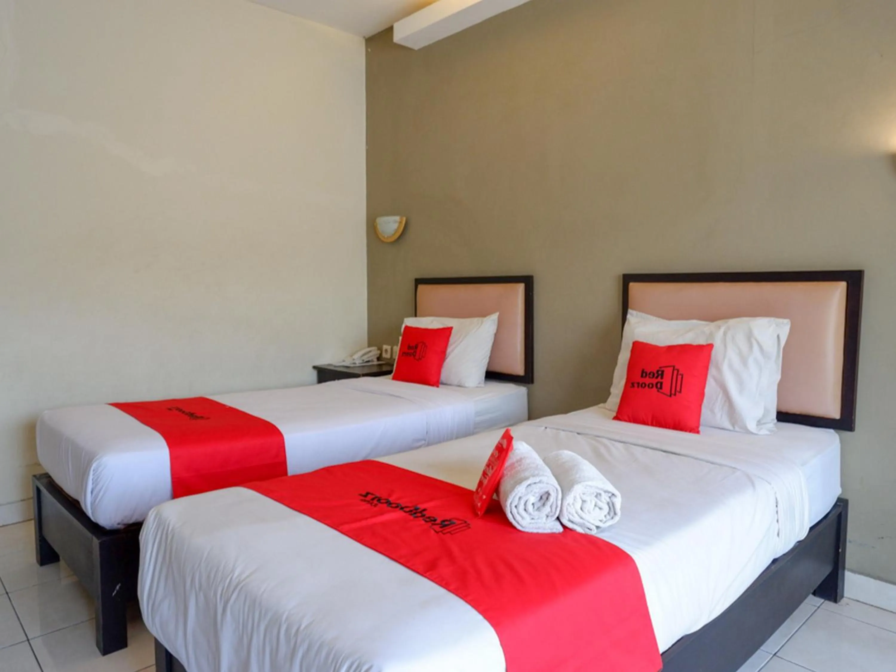 Bed in RedDoorz At Jalan Sriwijaya Semarang