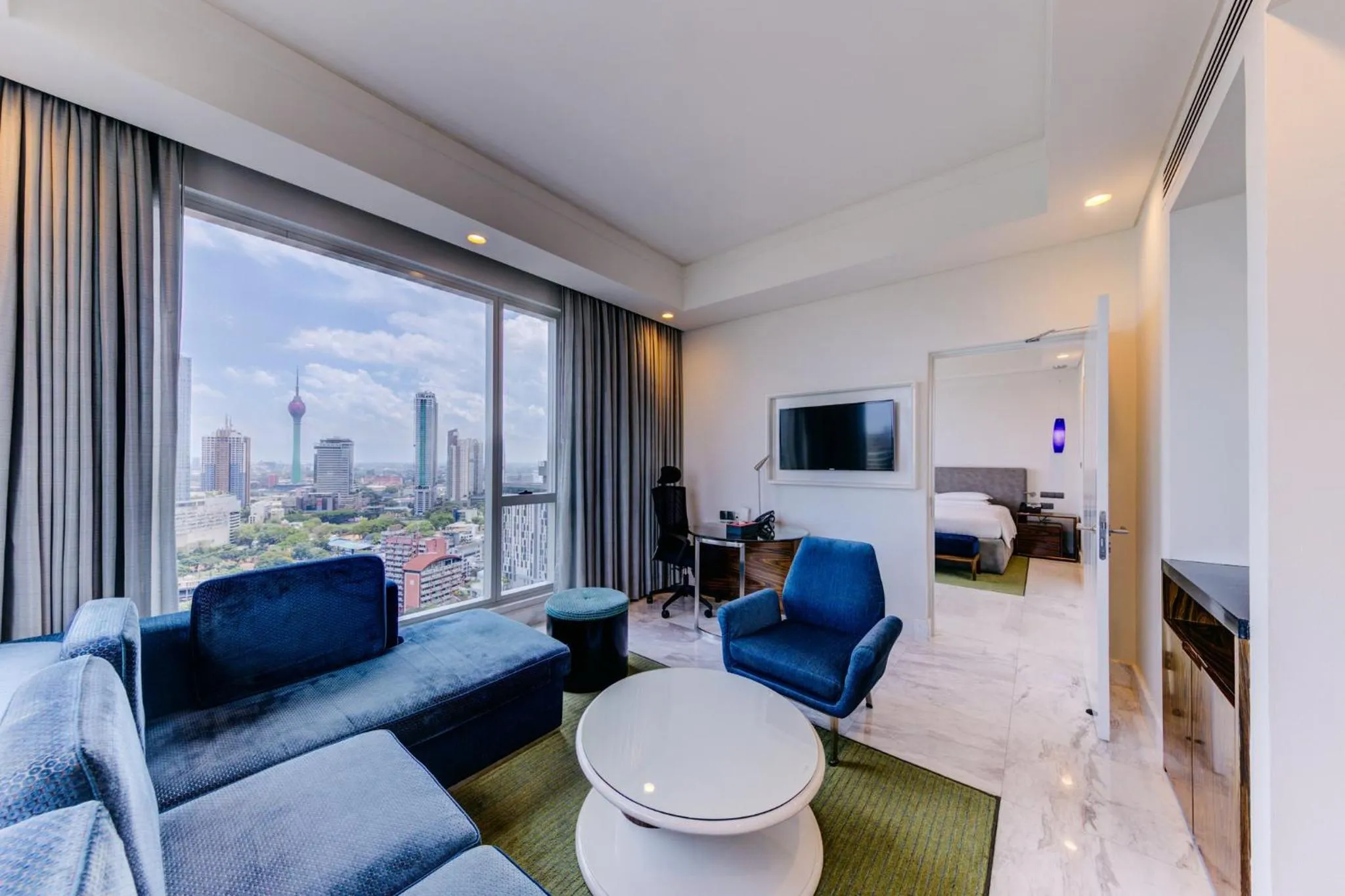 TV and multimedia in Cinnamon Red Colombo