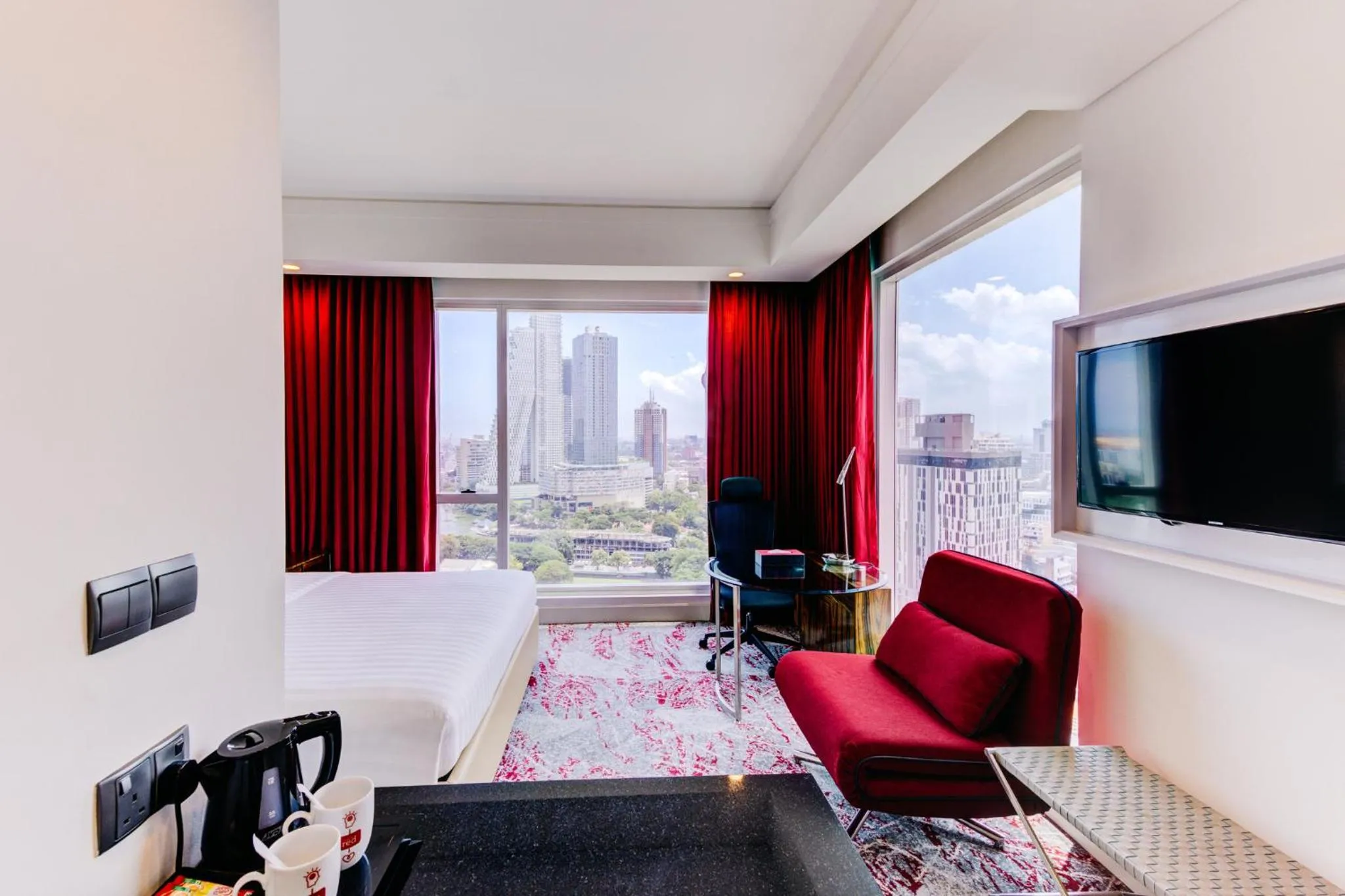 Living room in Cinnamon Red Colombo