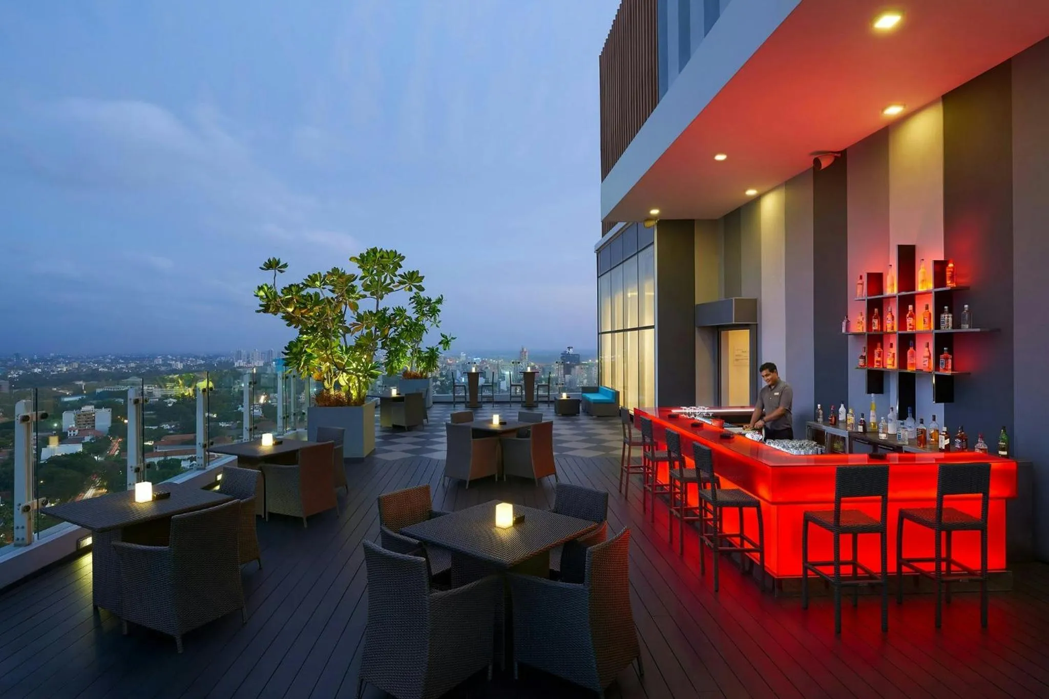 Lounge or bar in Cinnamon Red Colombo