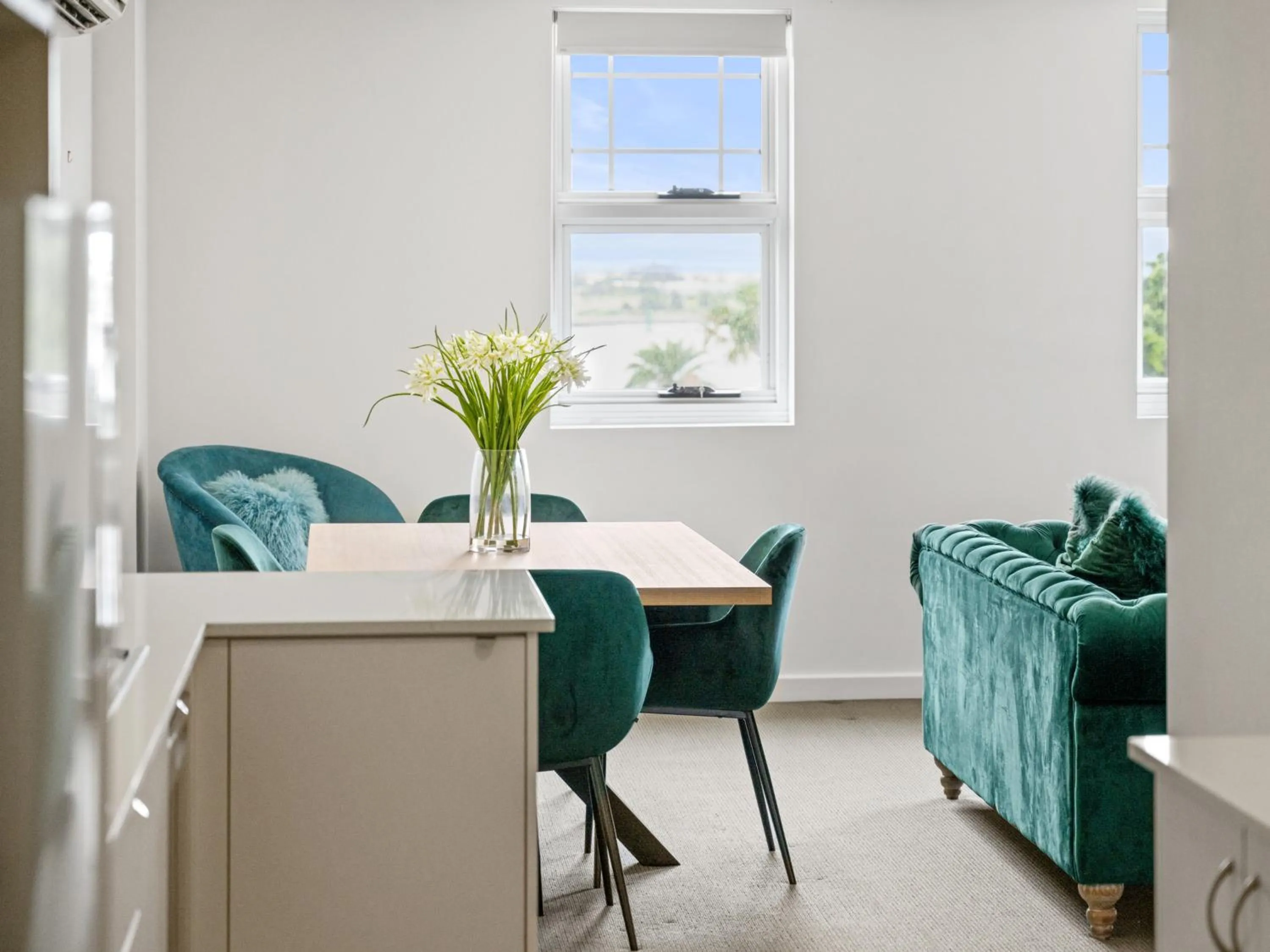 Dining area in Terminus Apartment Hotel, an Ascend Collection Hotel