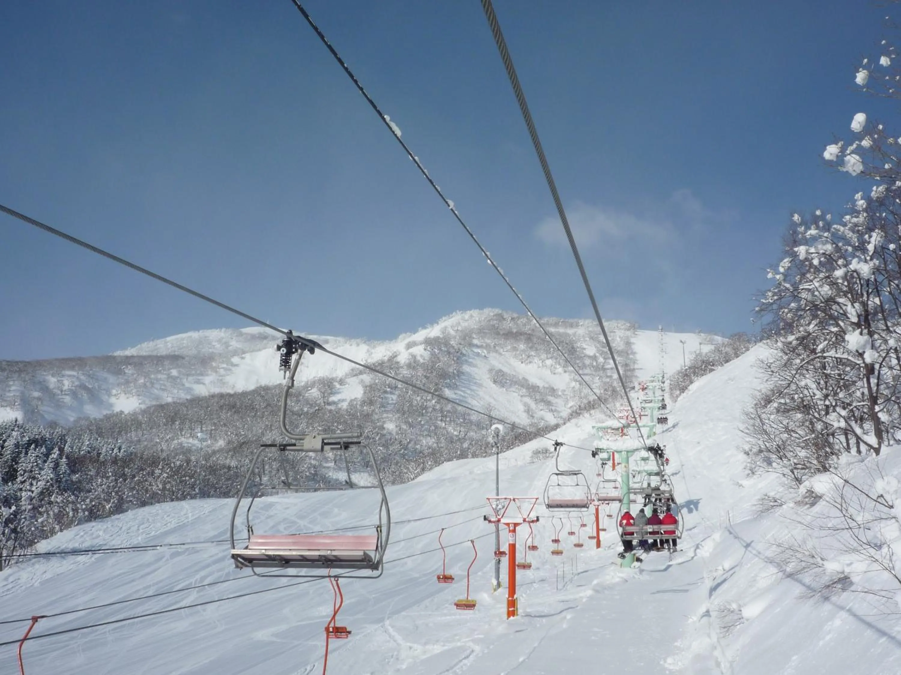 Skiing in Niseko Park Hotel
