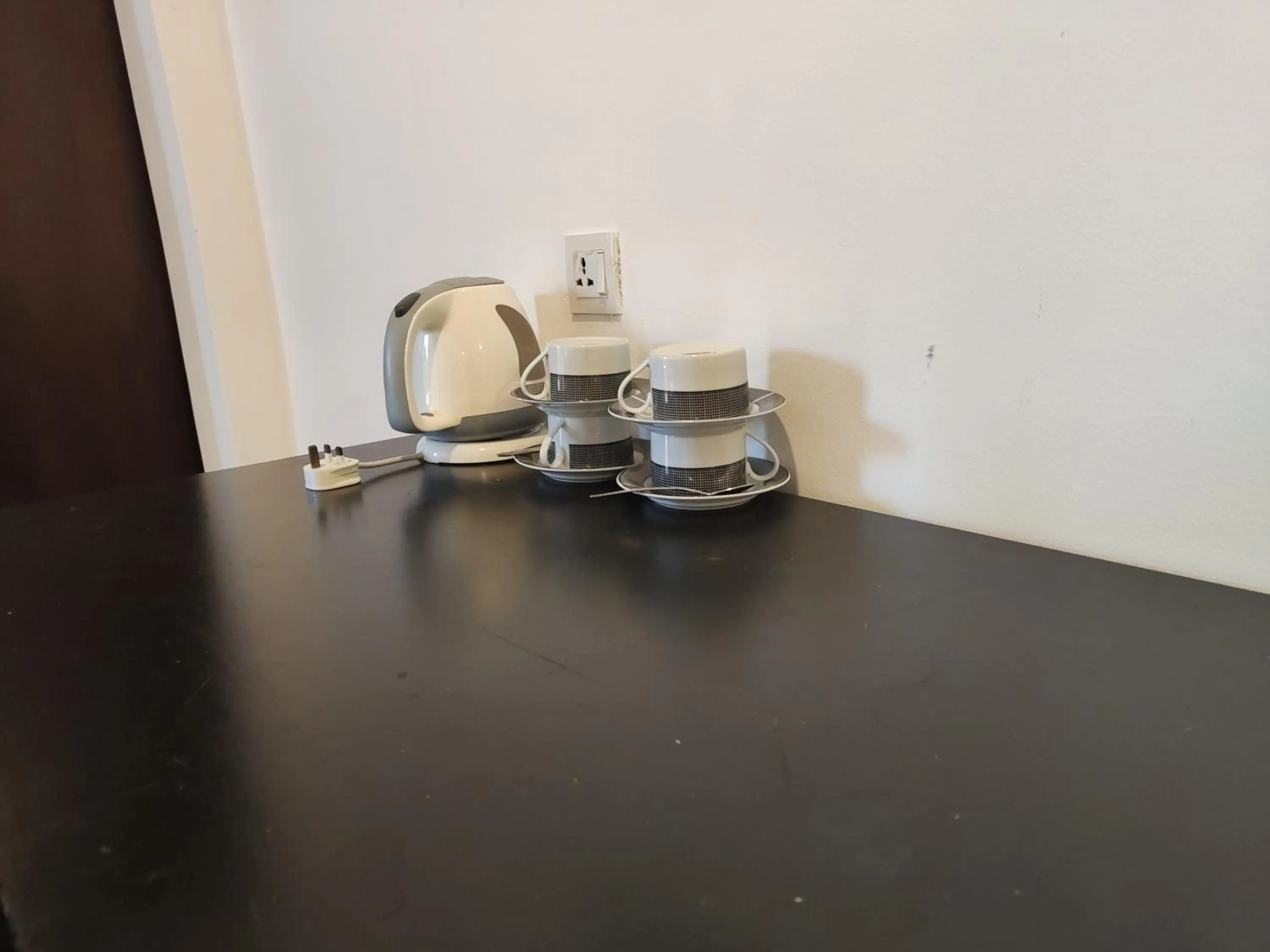 Coffee/tea facilities in Armenian Suite Hotel