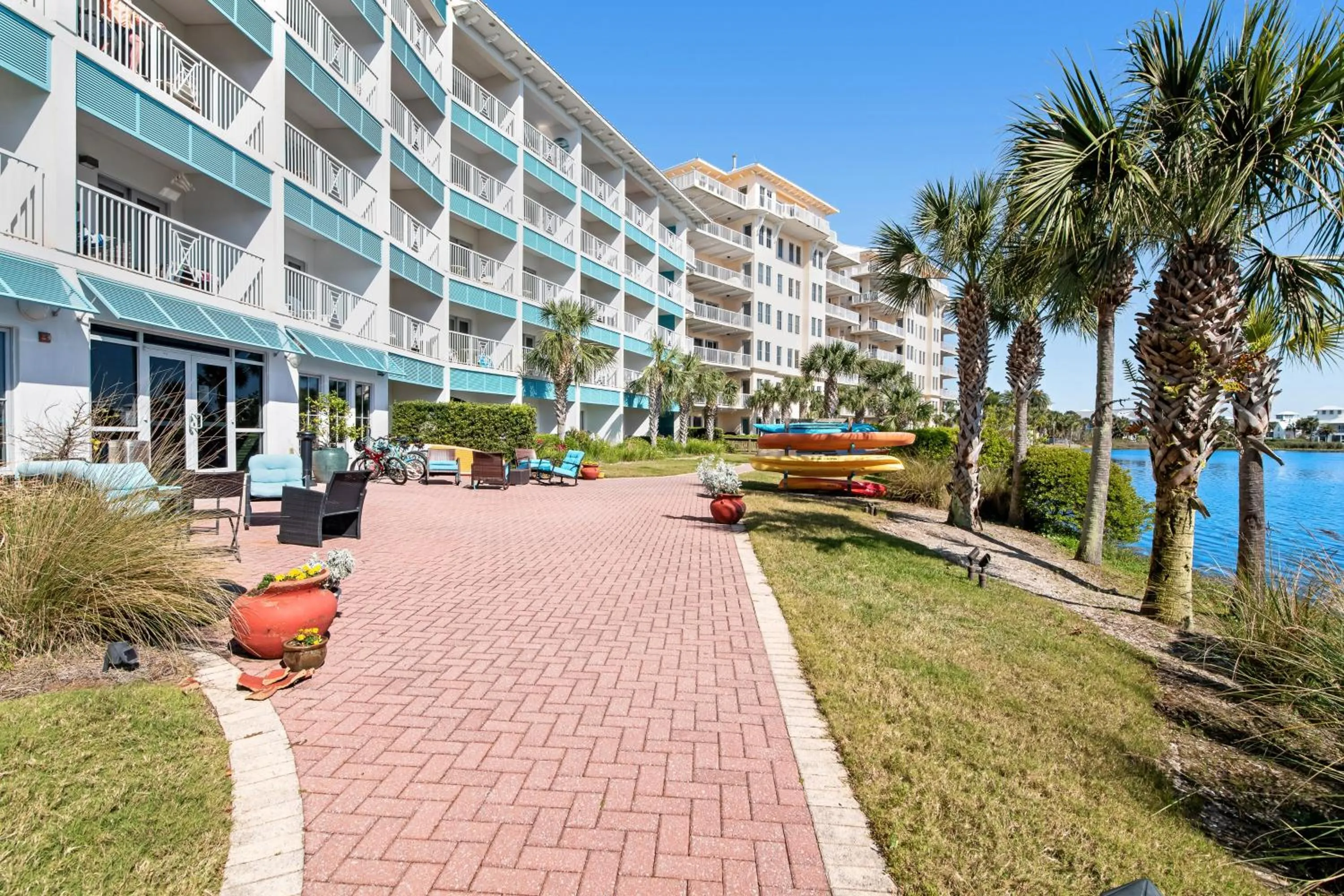 Property Building in Carillon Beach Inn 202