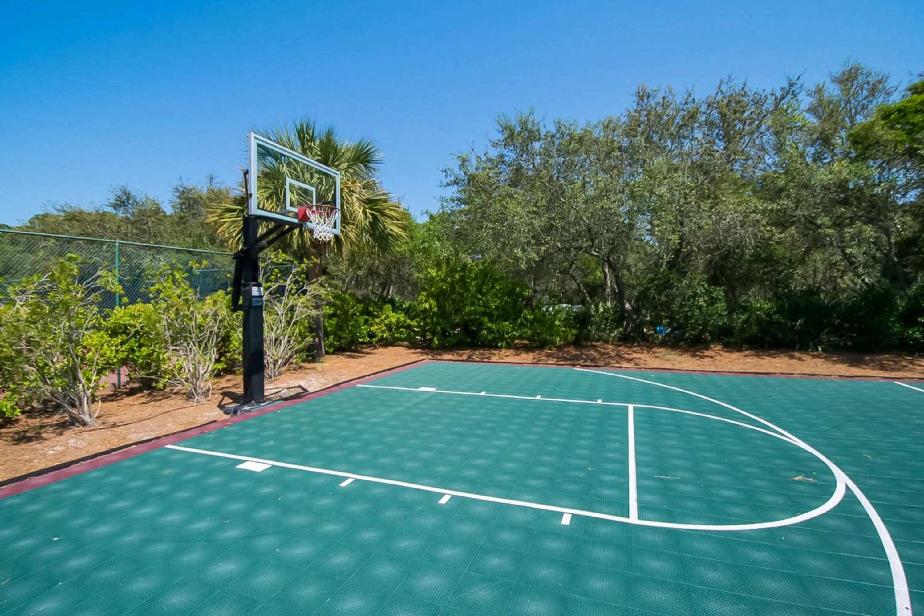 Tennis/Squash in Carillon Beach Inn 202