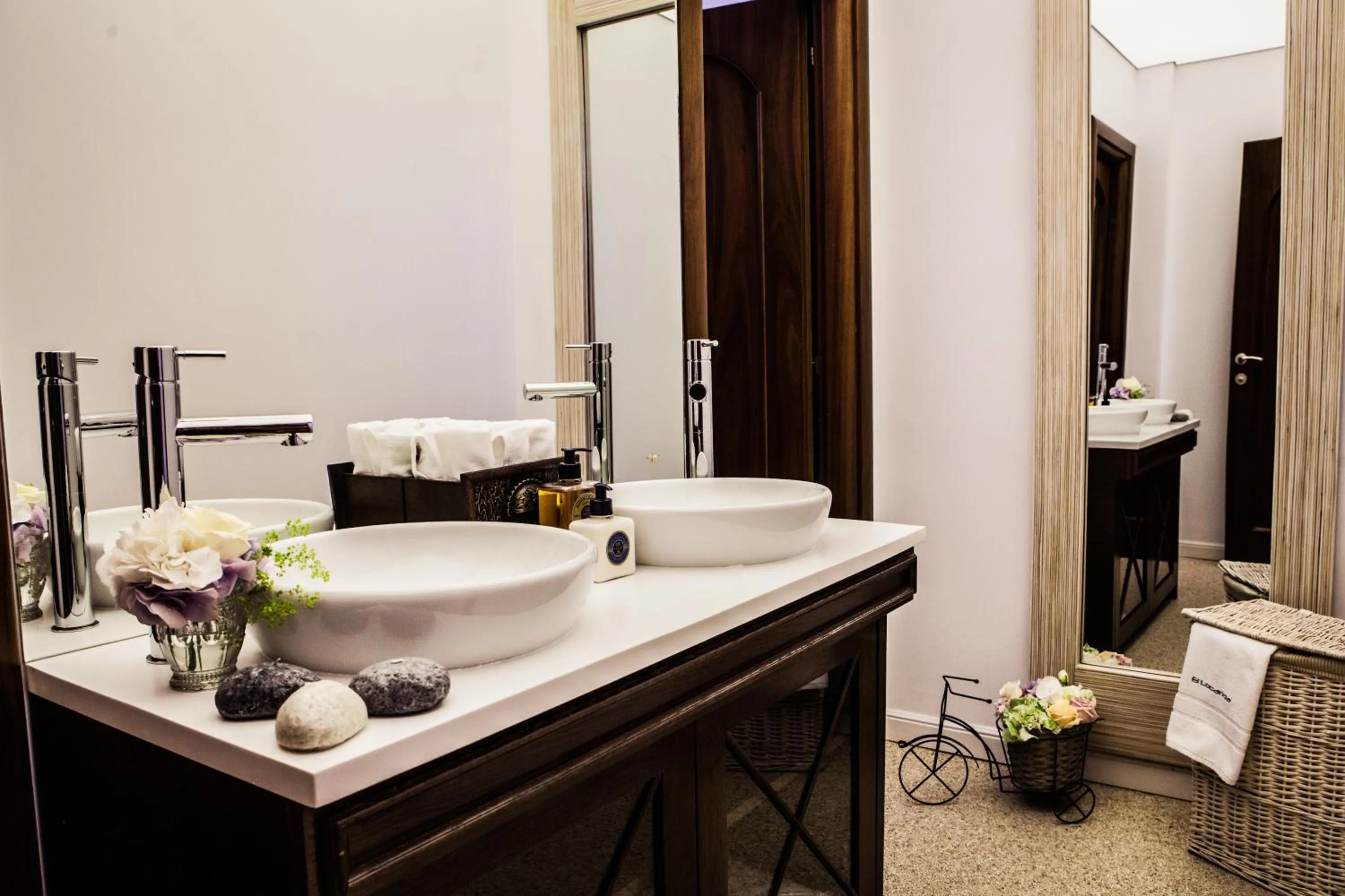 Bathroom in El Locanda Boutique Hotel