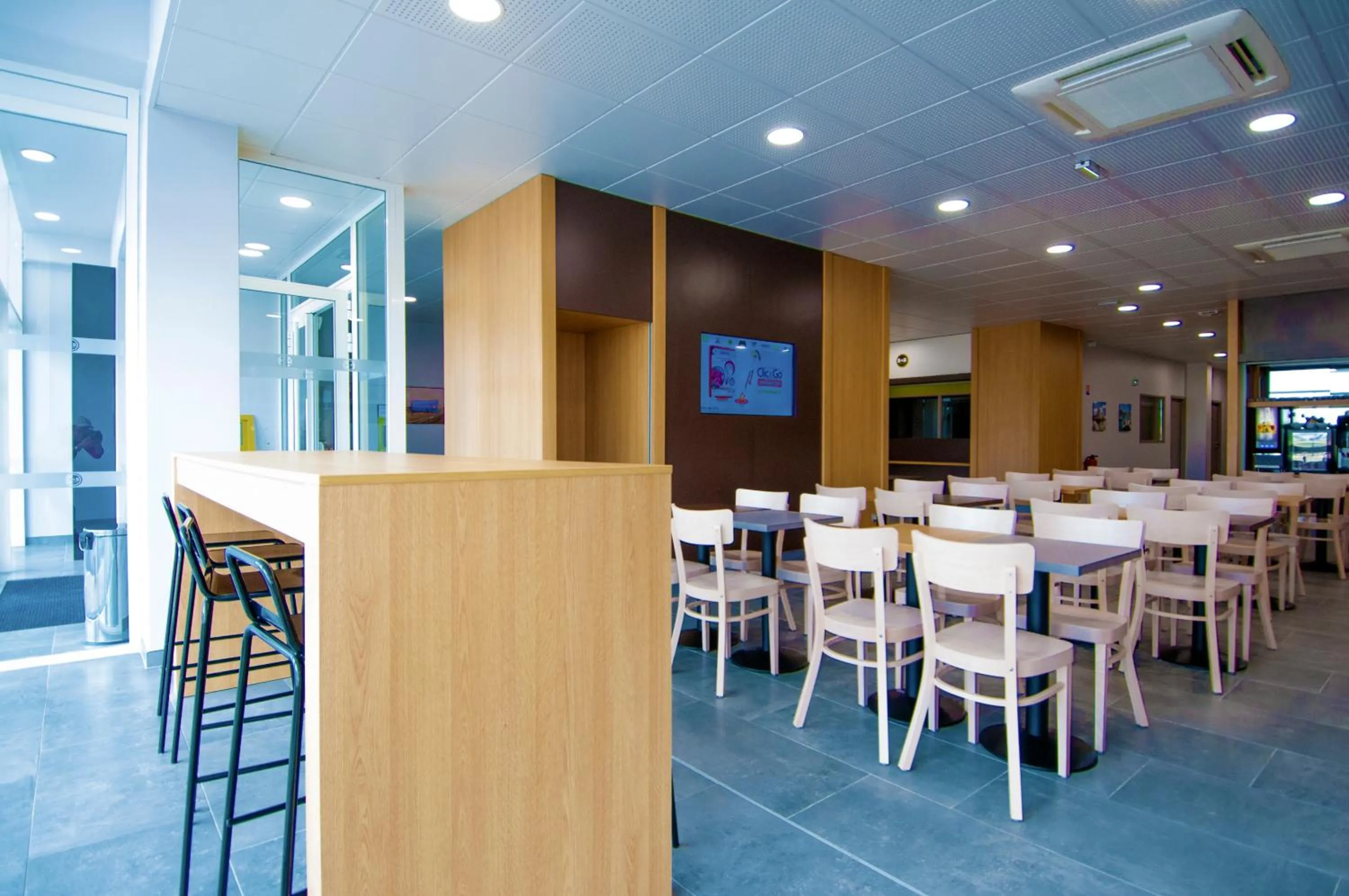 Restaurant/places to eat in B&B HOTEL La Rochelle Beaulieu Puilboreau