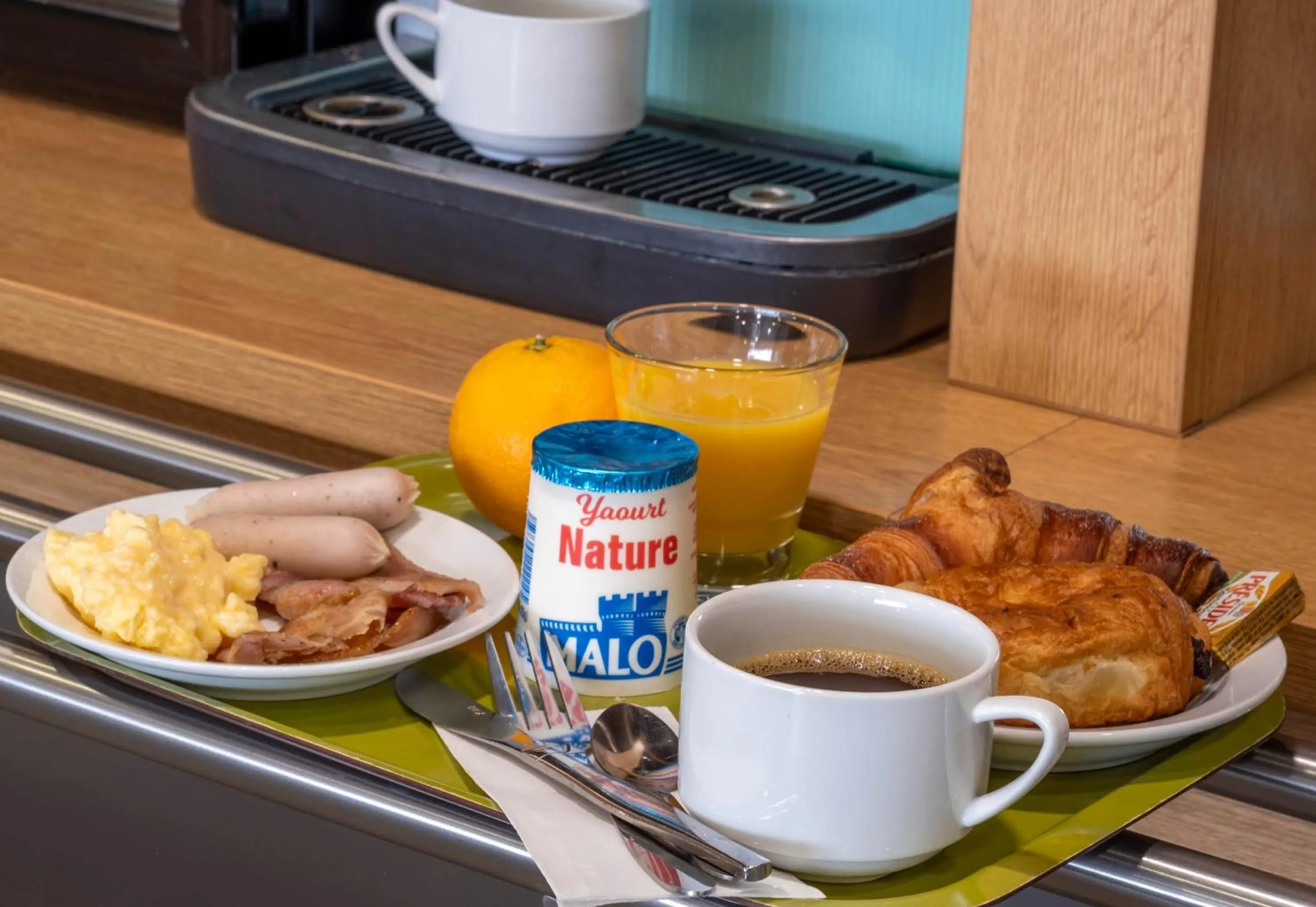 Breakfast in B&B HOTEL La Rochelle Beaulieu Puilboreau