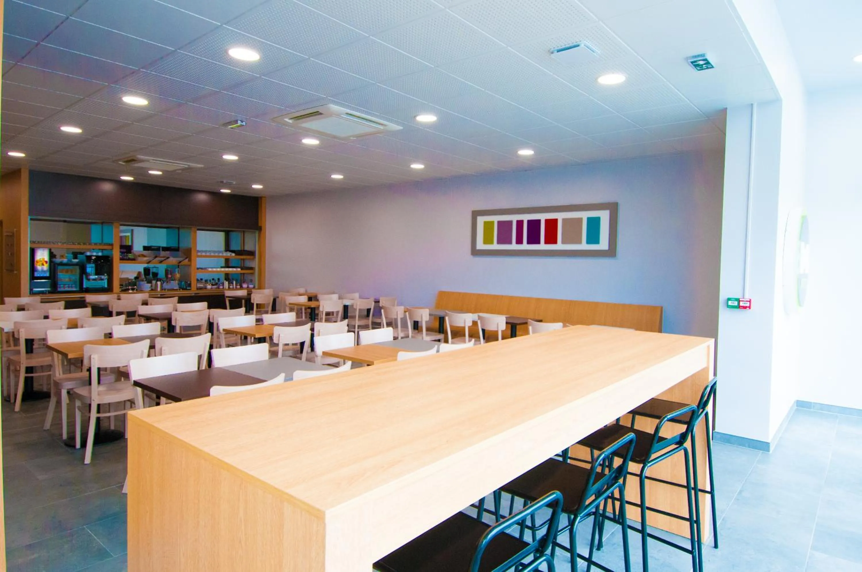 Restaurant/places to eat in B&B HOTEL La Rochelle Beaulieu Puilboreau