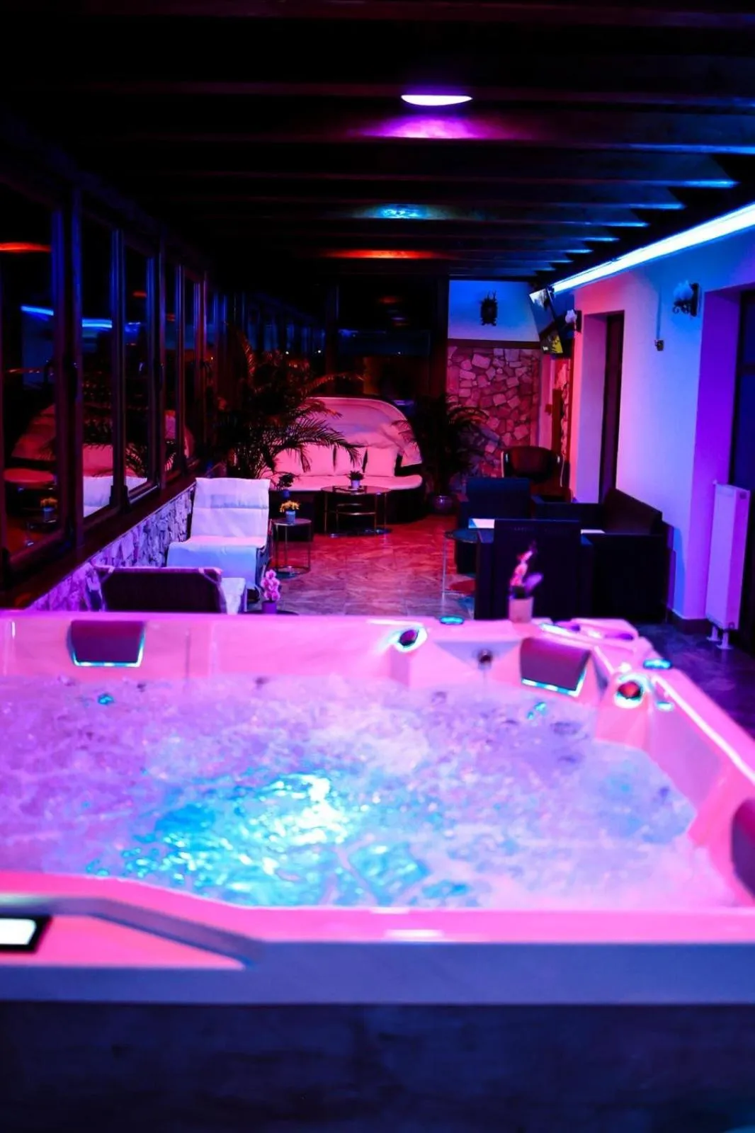 Hot Tub in Hanu lui Gica Spa