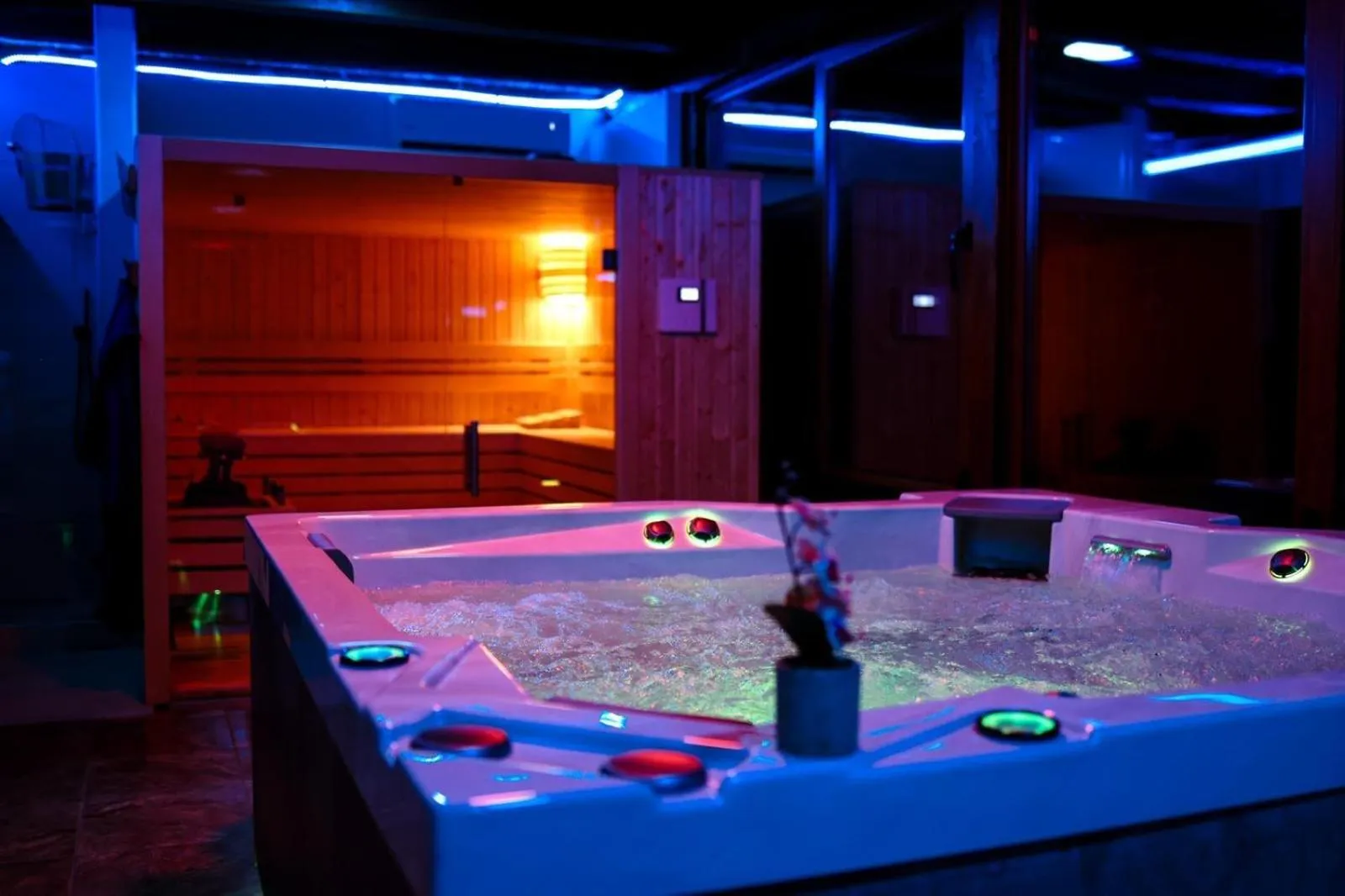 Hot Tub in Hanu lui Gica Spa