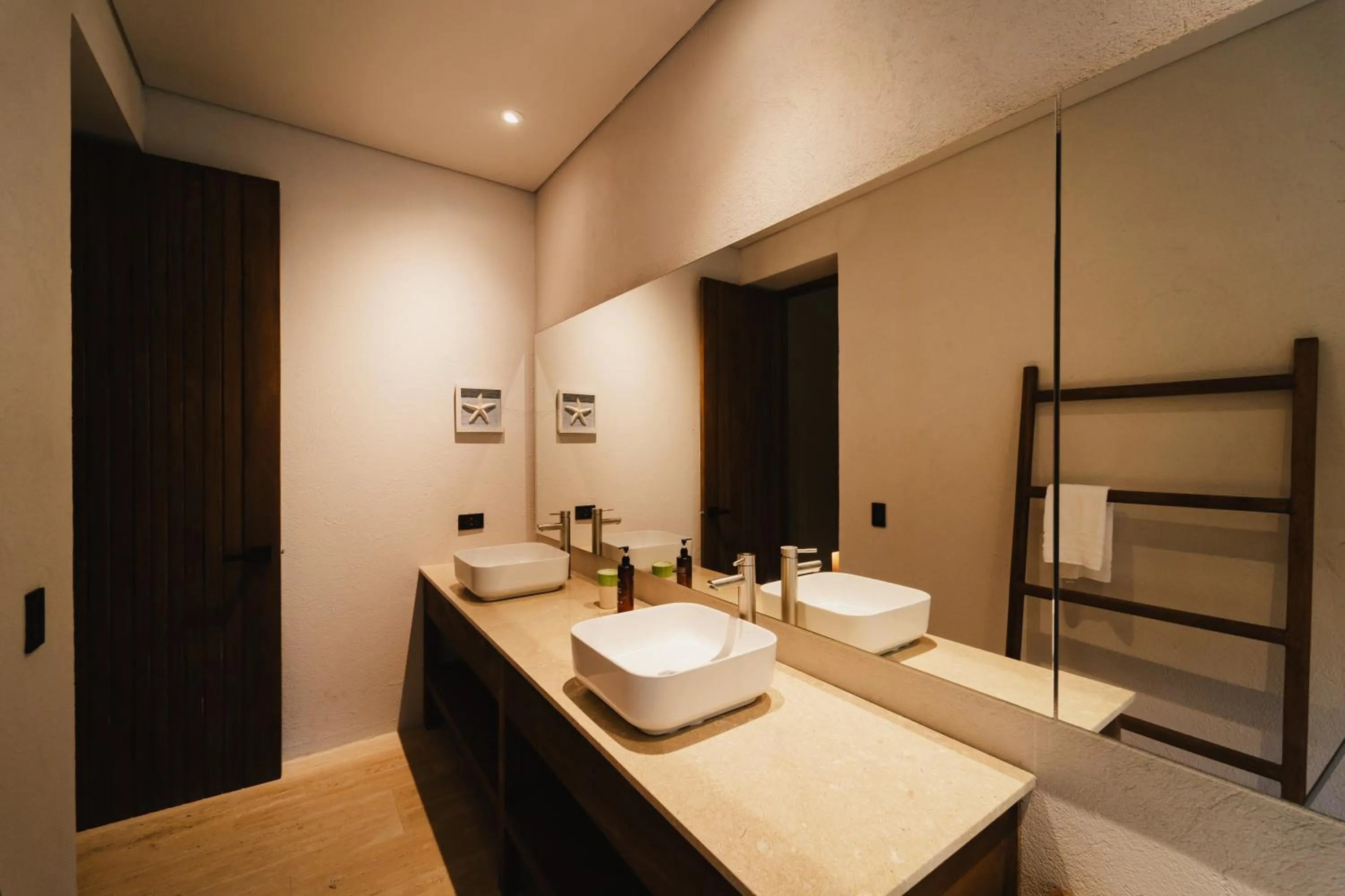 Bathroom in Naio Hotel y Villas By OxoHotel