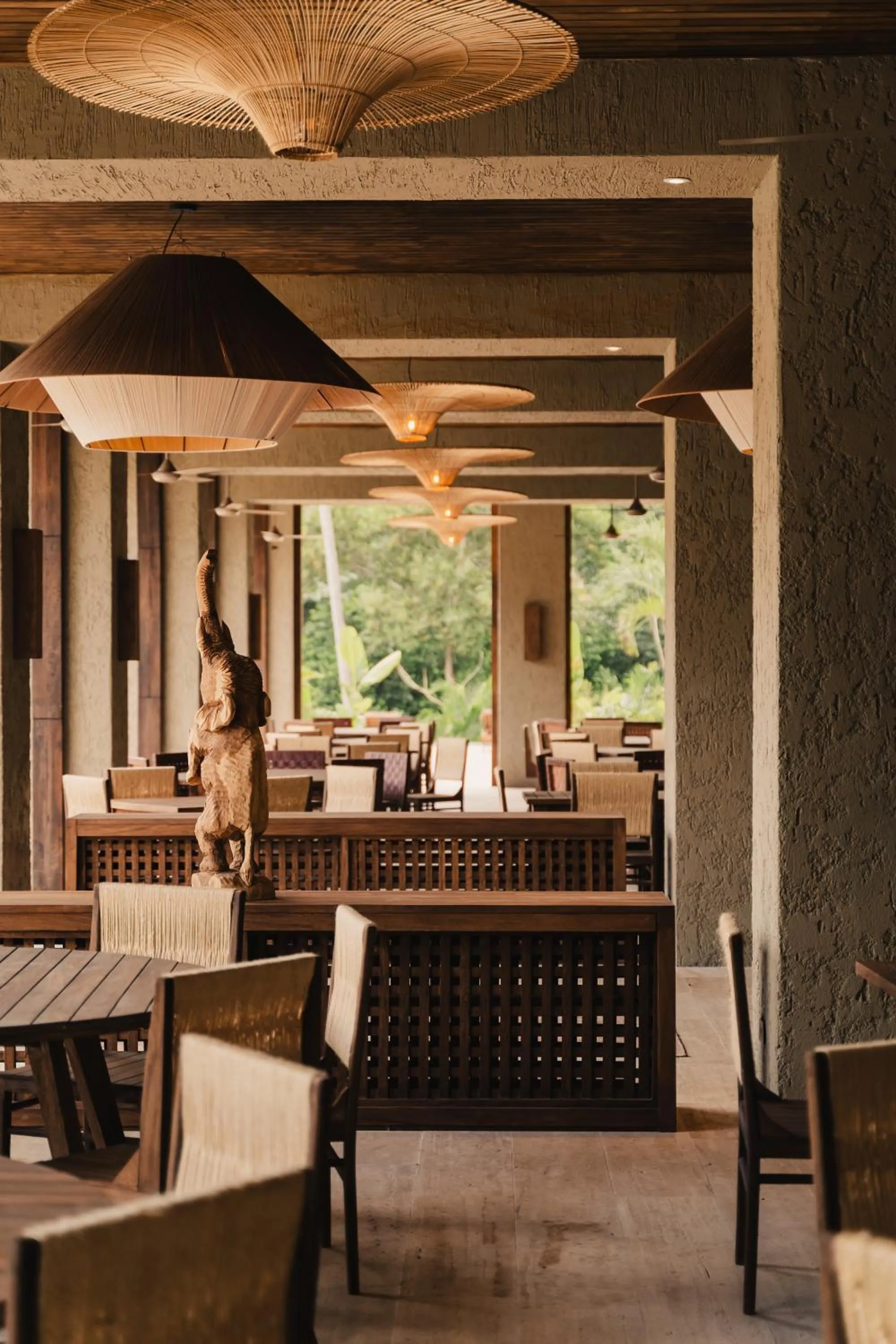 Restaurant/places to eat in Naio Hotel y Villas By OxoHotel