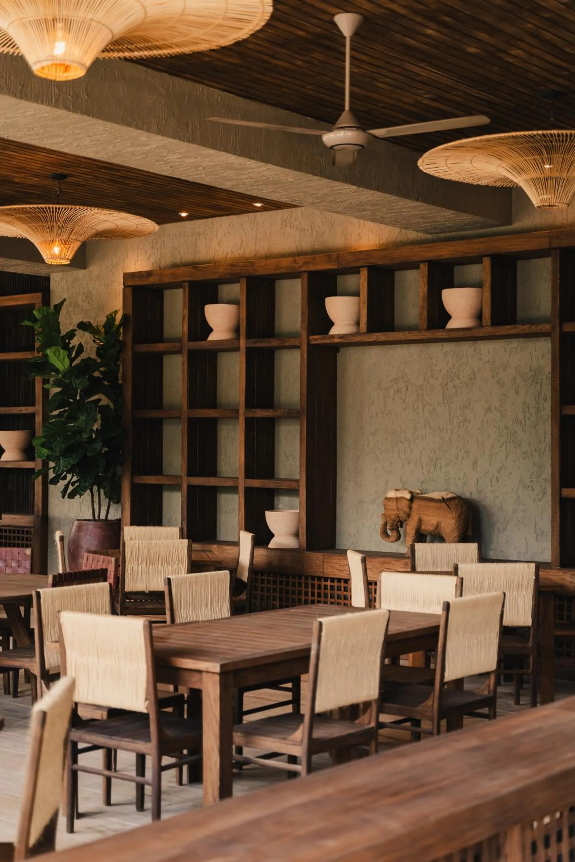 Restaurant/places to eat in Naio Hotel y Villas By OxoHotel