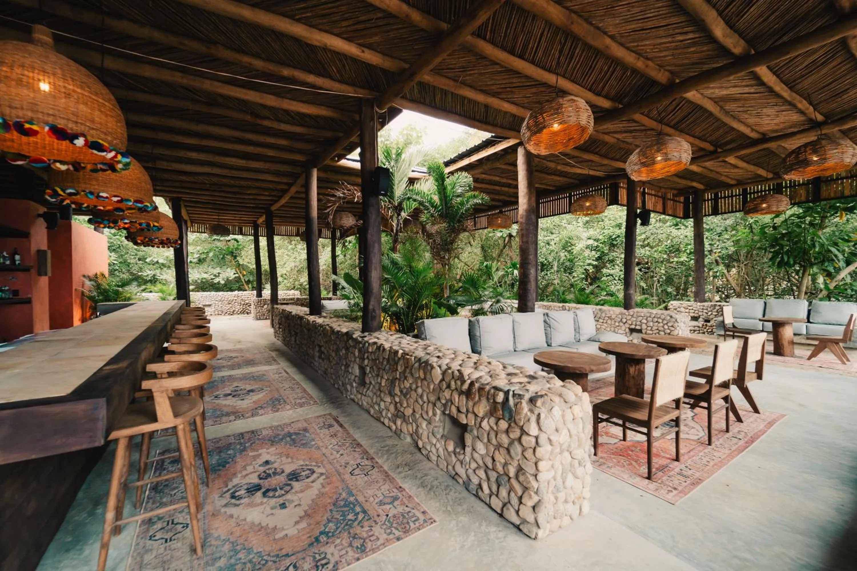 Restaurant/places to eat in Naio Hotel y Villas By OxoHotel