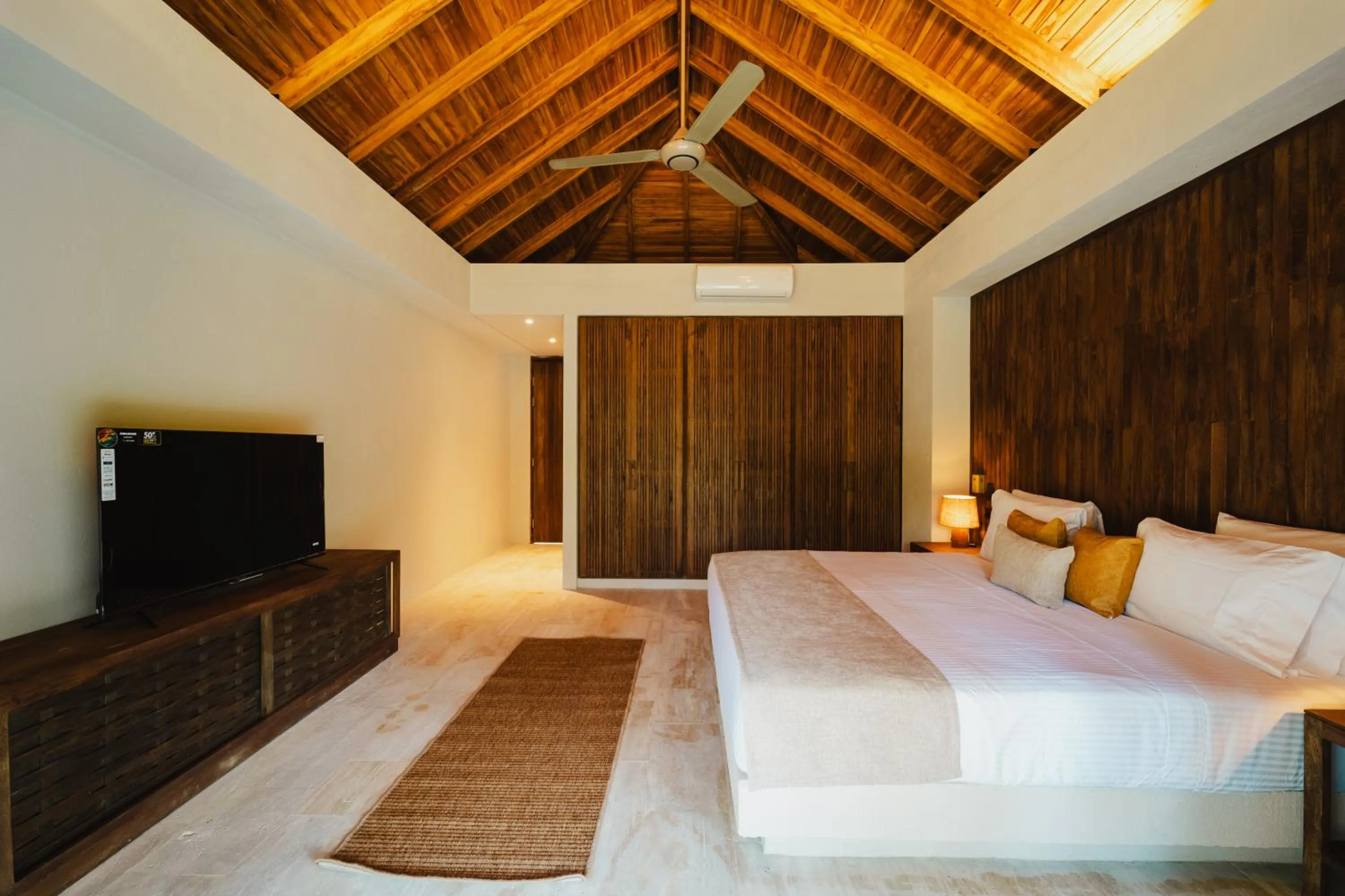 View (from property/room), Bed in Naio Hotel y Villas By OxoHotel