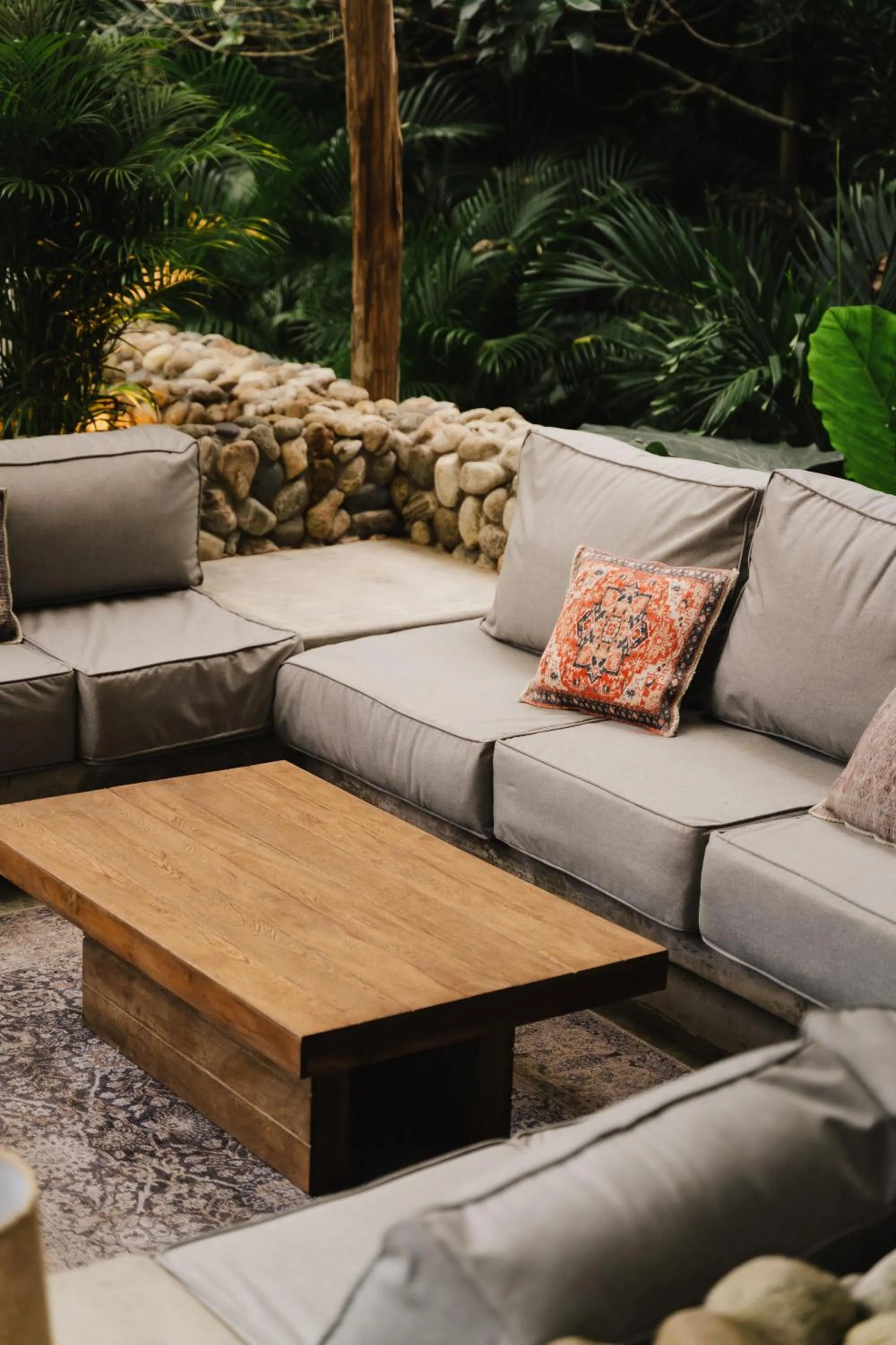 Restaurant/places to eat in Naio Hotel y Villas By OxoHotel