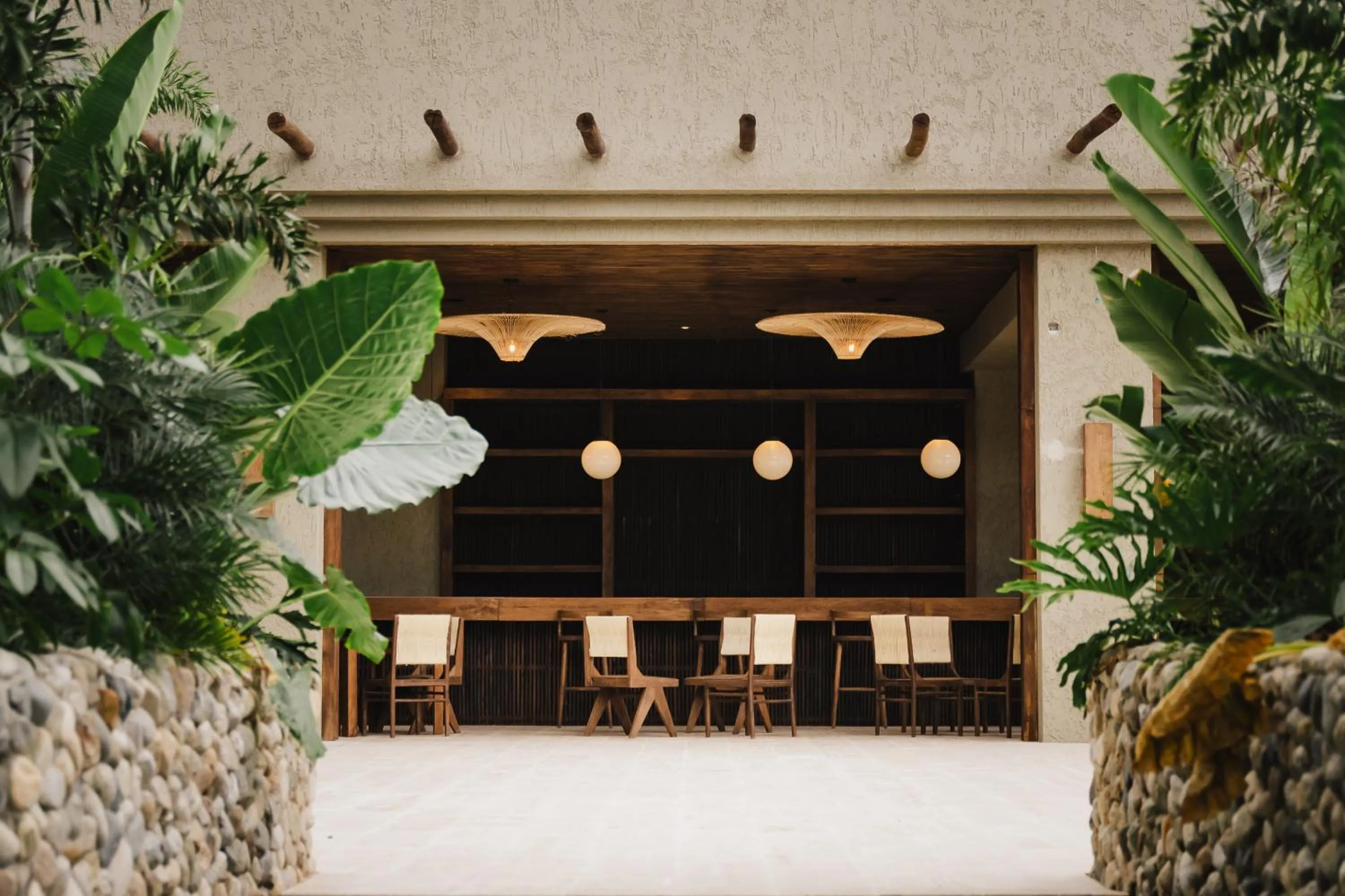 Restaurant/places to eat in Naio Hotel y Villas By OxoHotel