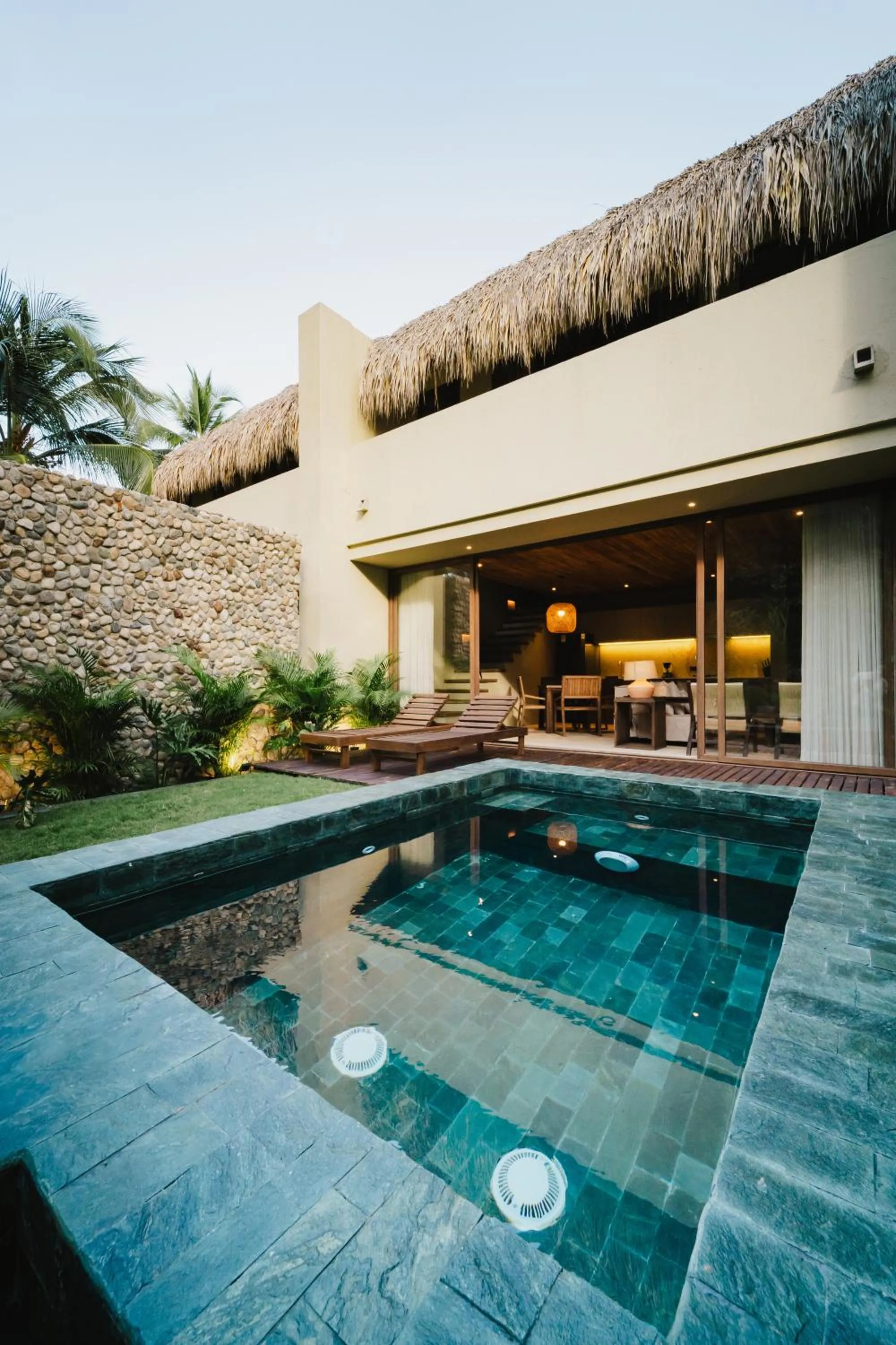 Swimming pool in Naio Hotel y Villas By OxoHotel