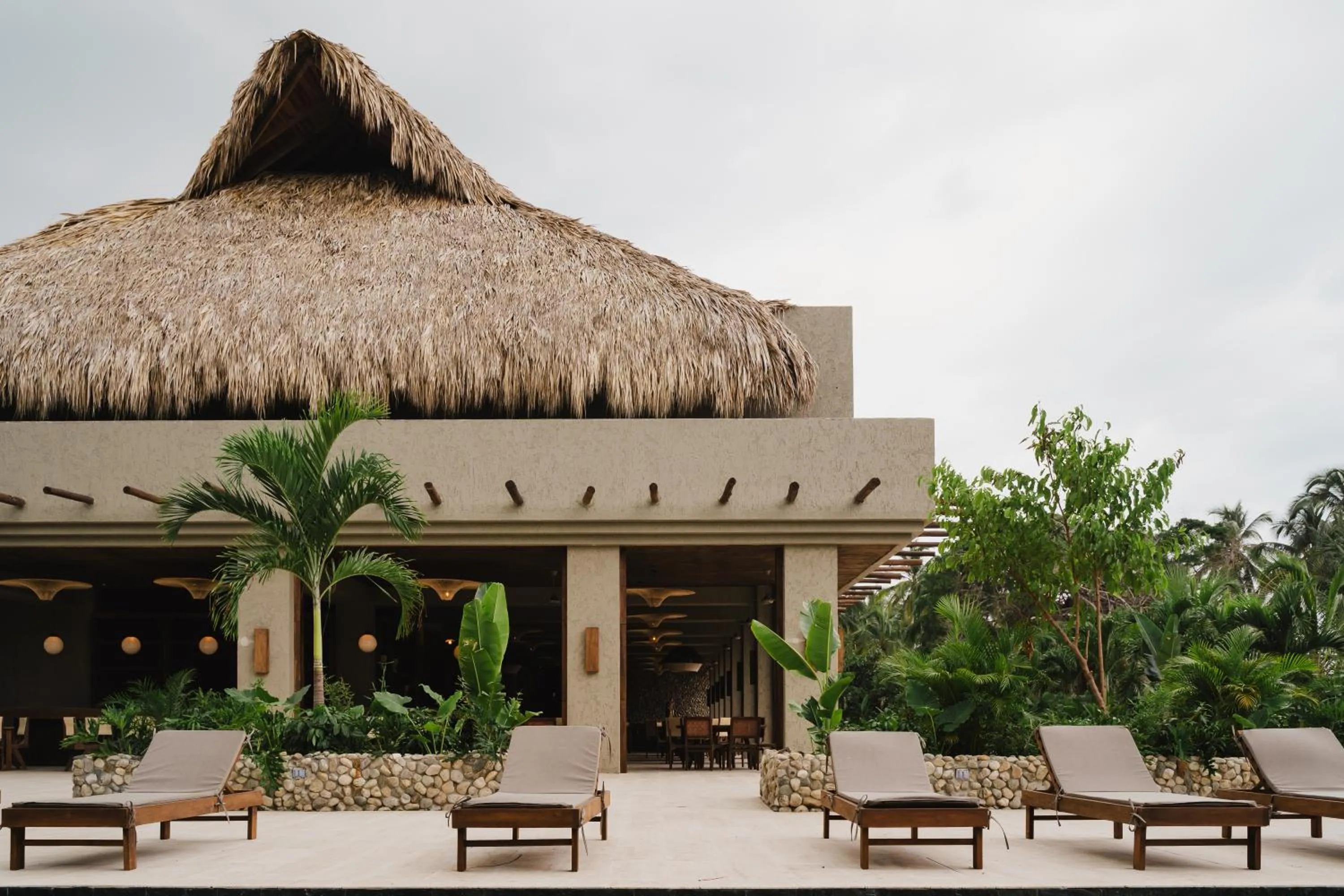 Restaurant/places to eat in Naio Hotel y Villas By OxoHotel