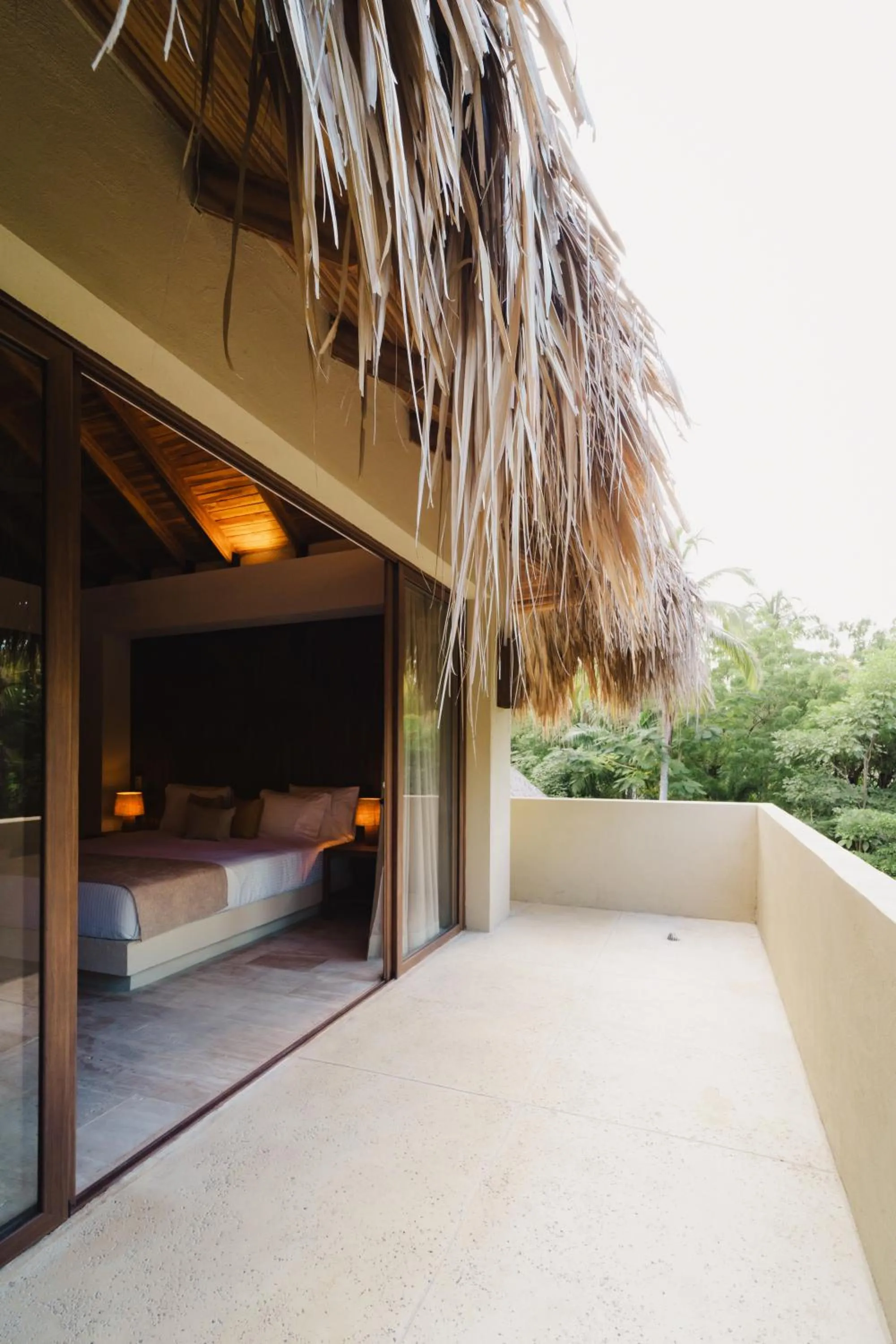 Balcony/Terrace, Bed in Naio Hotel y Villas By OxoHotel