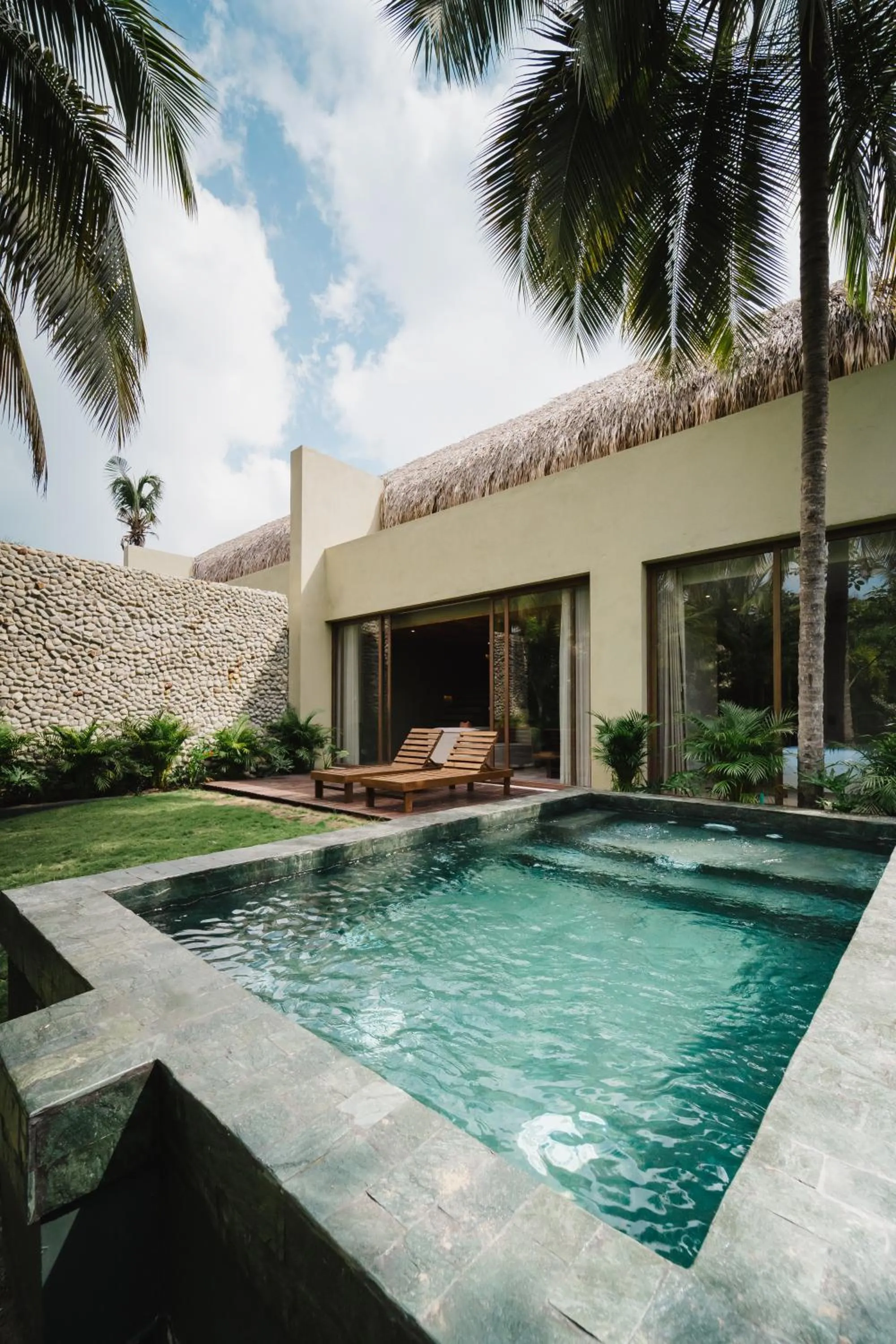 Swimming pool in Naio Hotel y Villas By OxoHotel