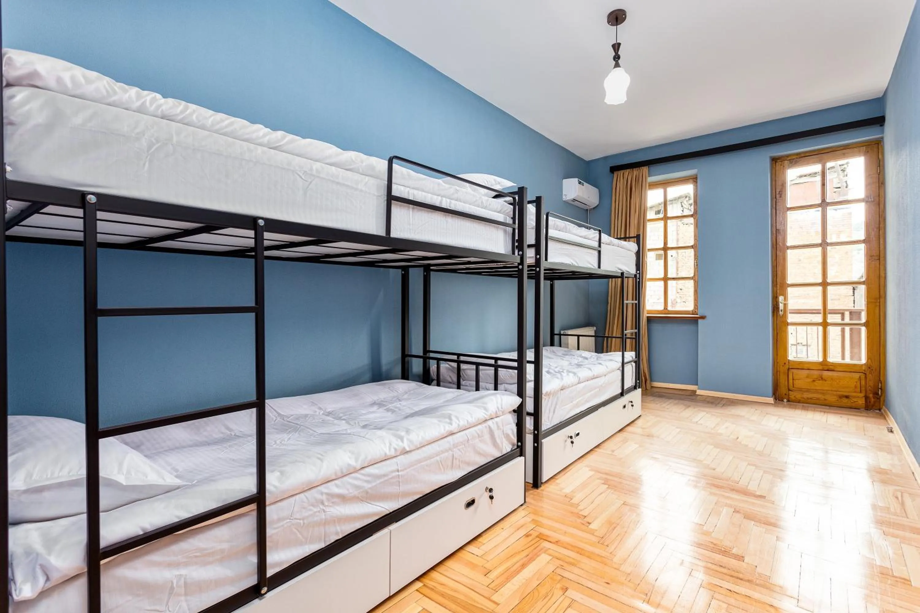 Bed in 4-Bed Mixed Dormitory Room in Sunny Hotel Tbilisi