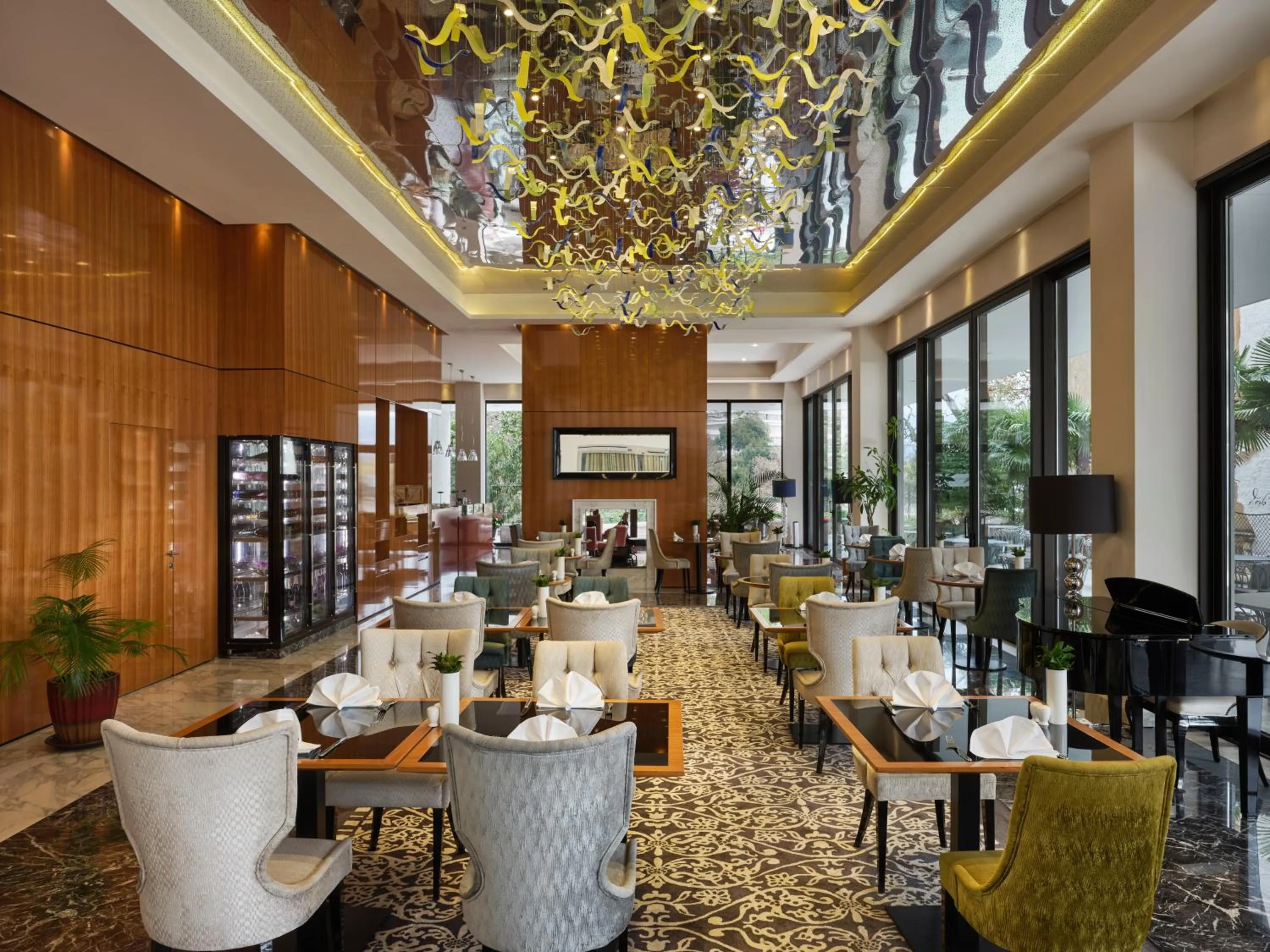 Restaurant/places to eat in Amadria Park Hotel Royal