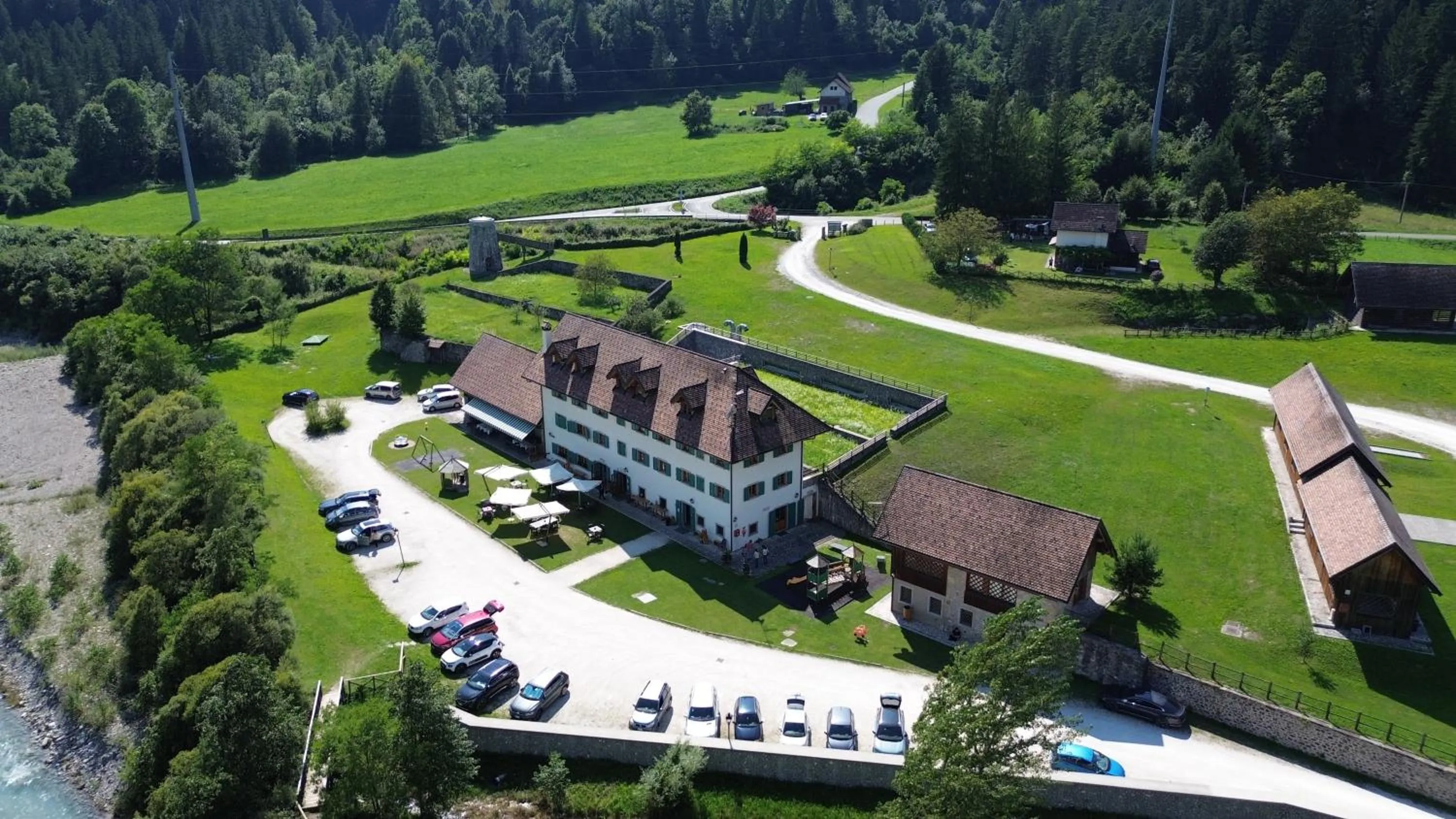 Property building in Hotel Aplis