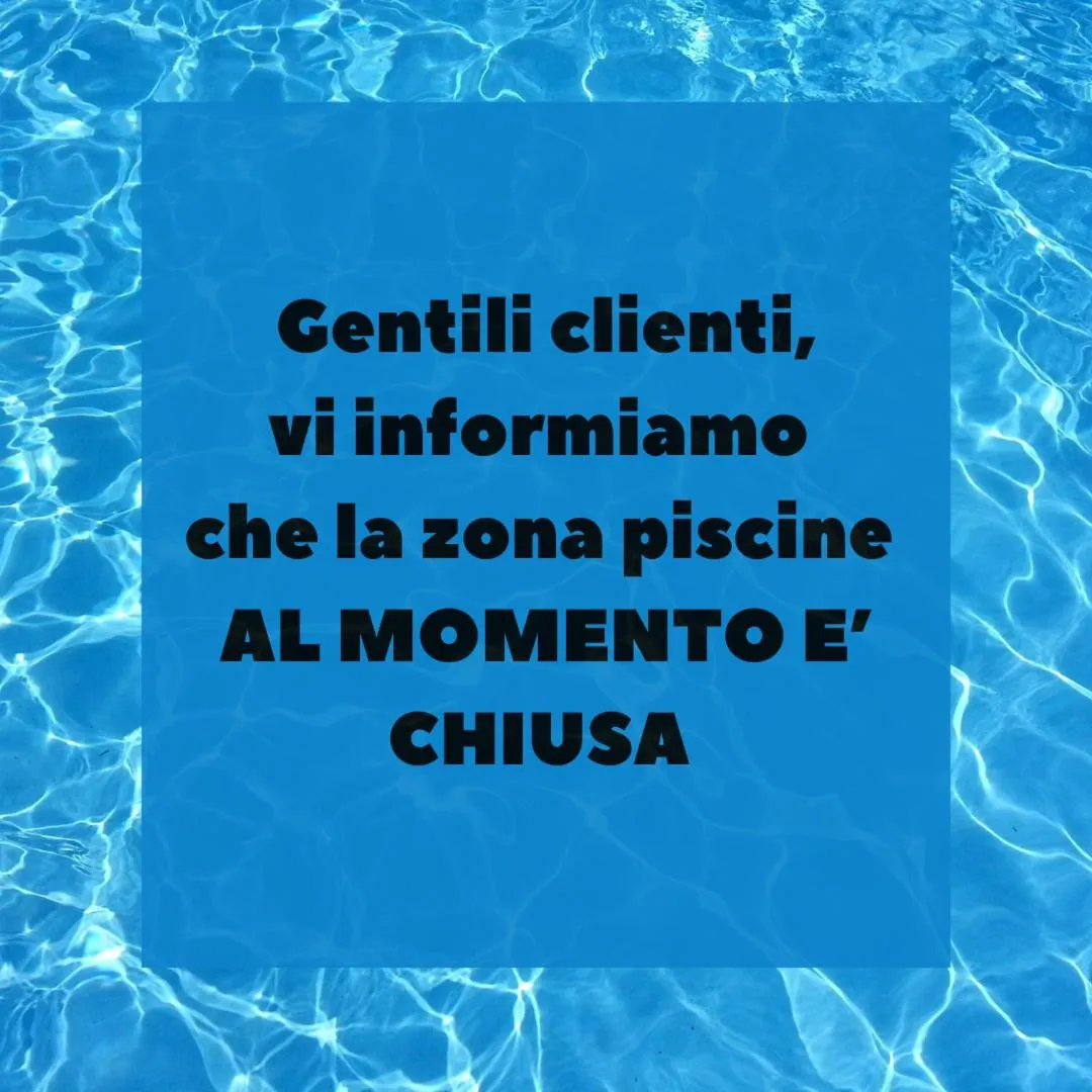 Swimming pool in Hotel Aplis