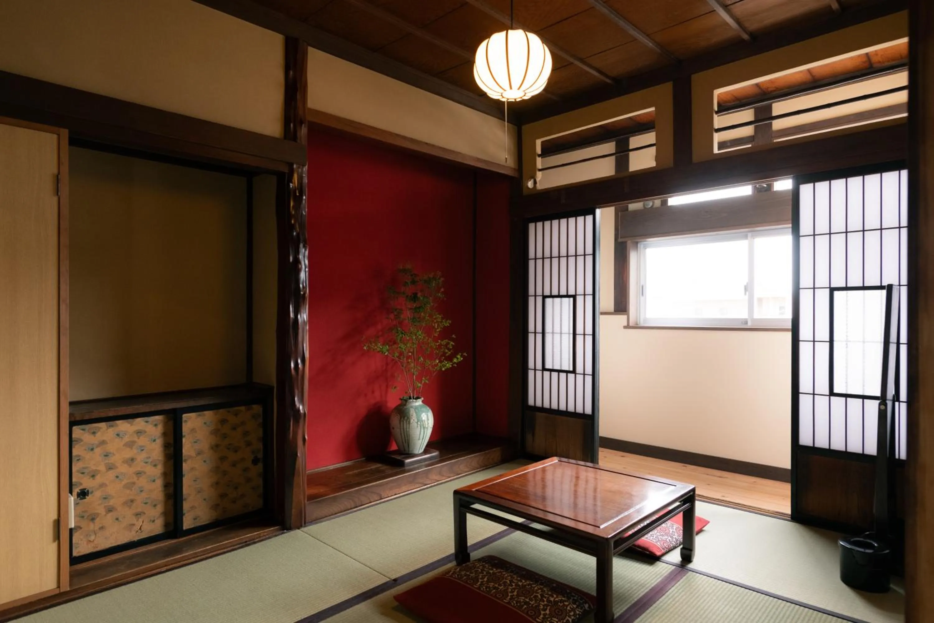Guests in Nunoya Ryokan