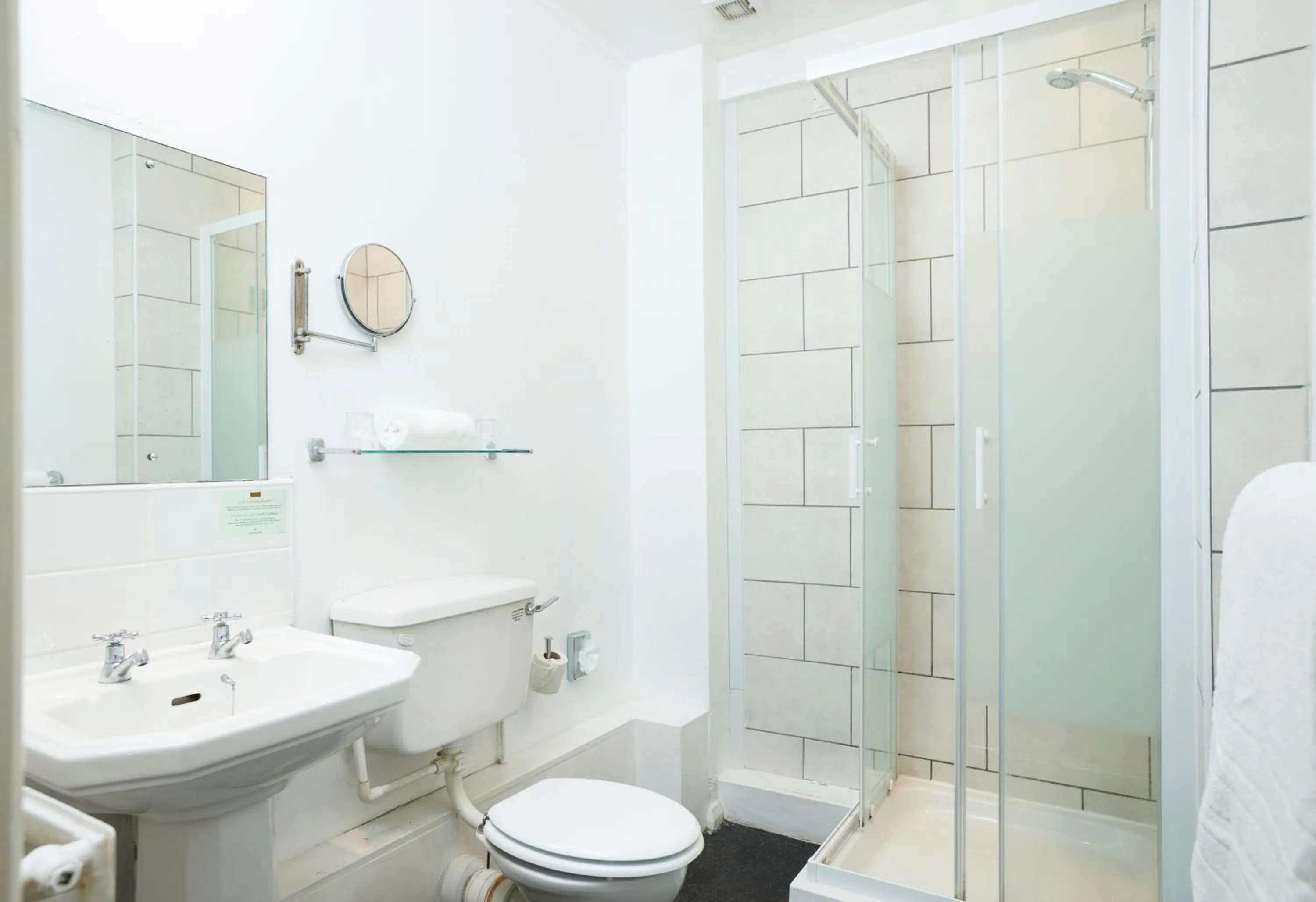 Bathroom in Hunters Hall Inn by Greene King Inns