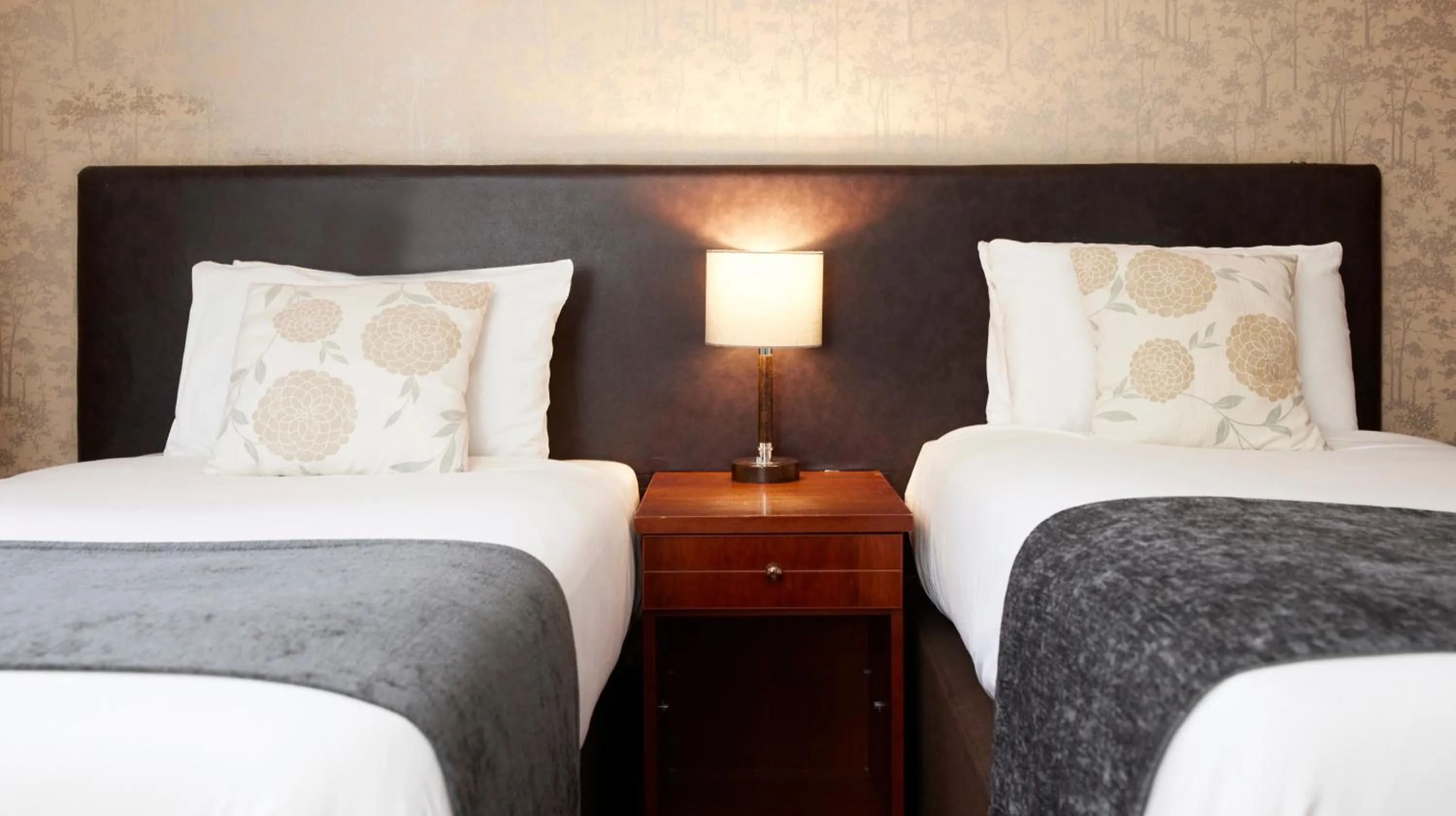 Bedroom, Bed in Hunters Hall Inn by Greene King Inns