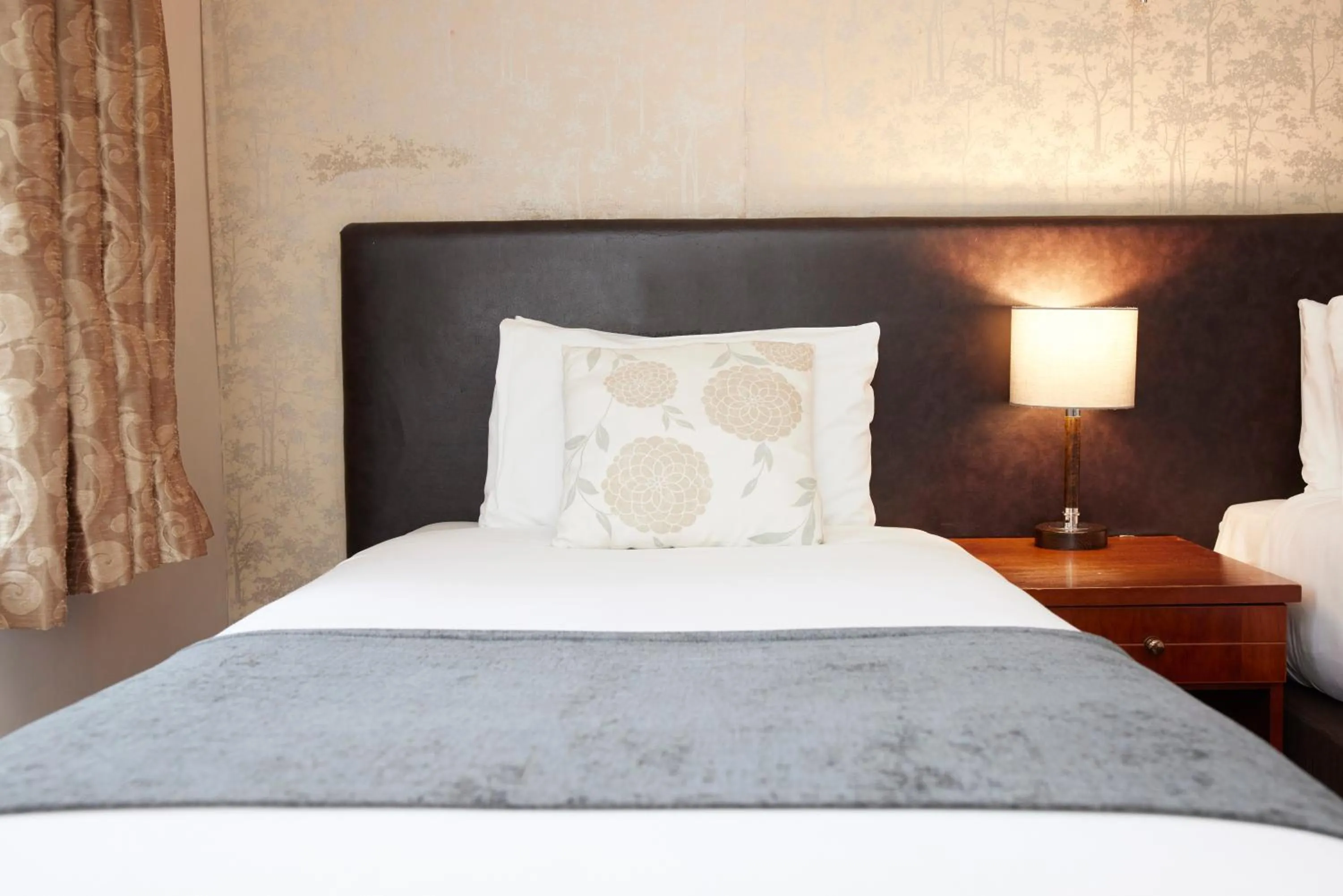 Bedroom, Bed in Hunters Hall Inn by Greene King Inns