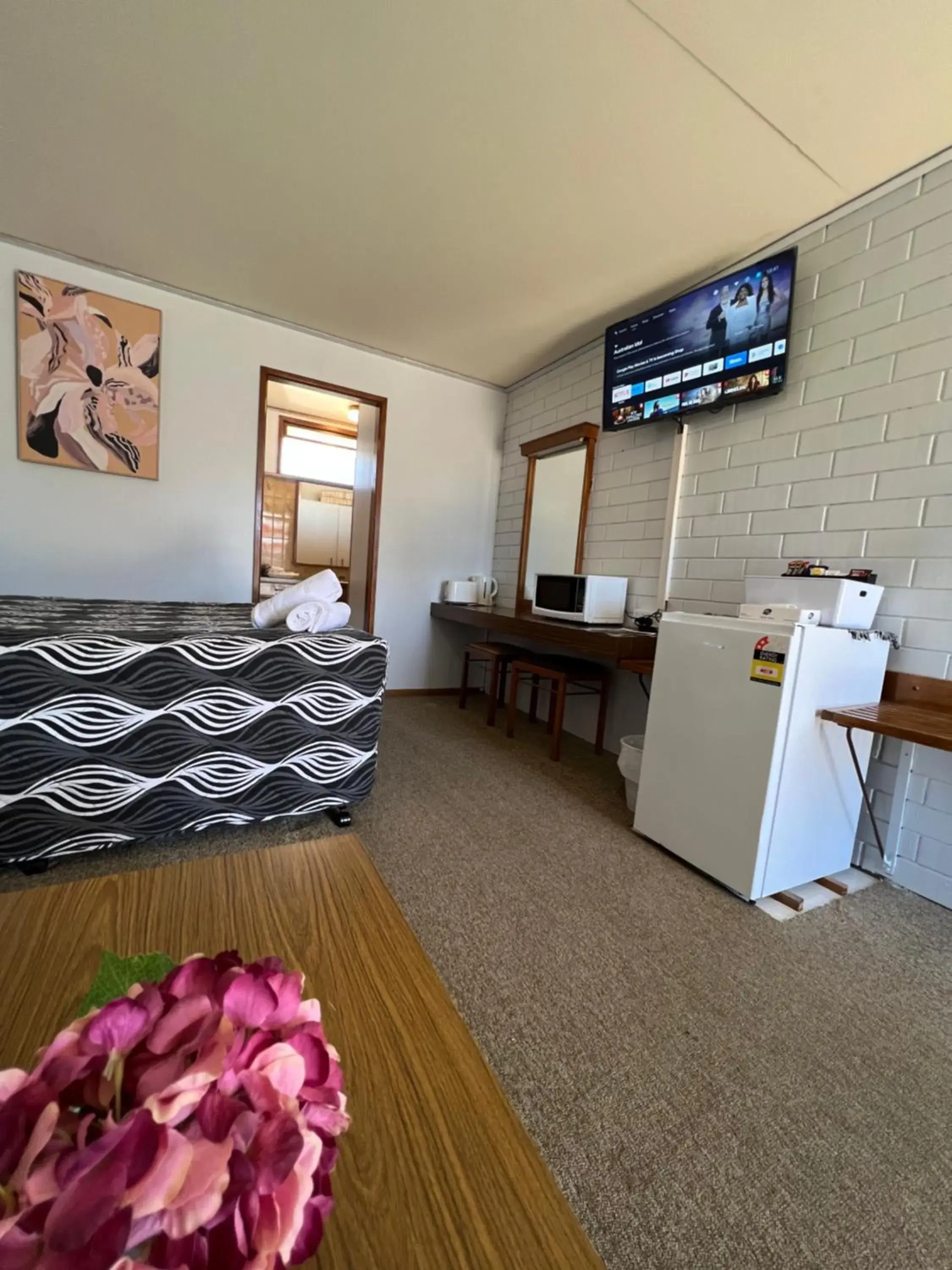 Century Motor Inn, Finley Century Motor Inn, Finley