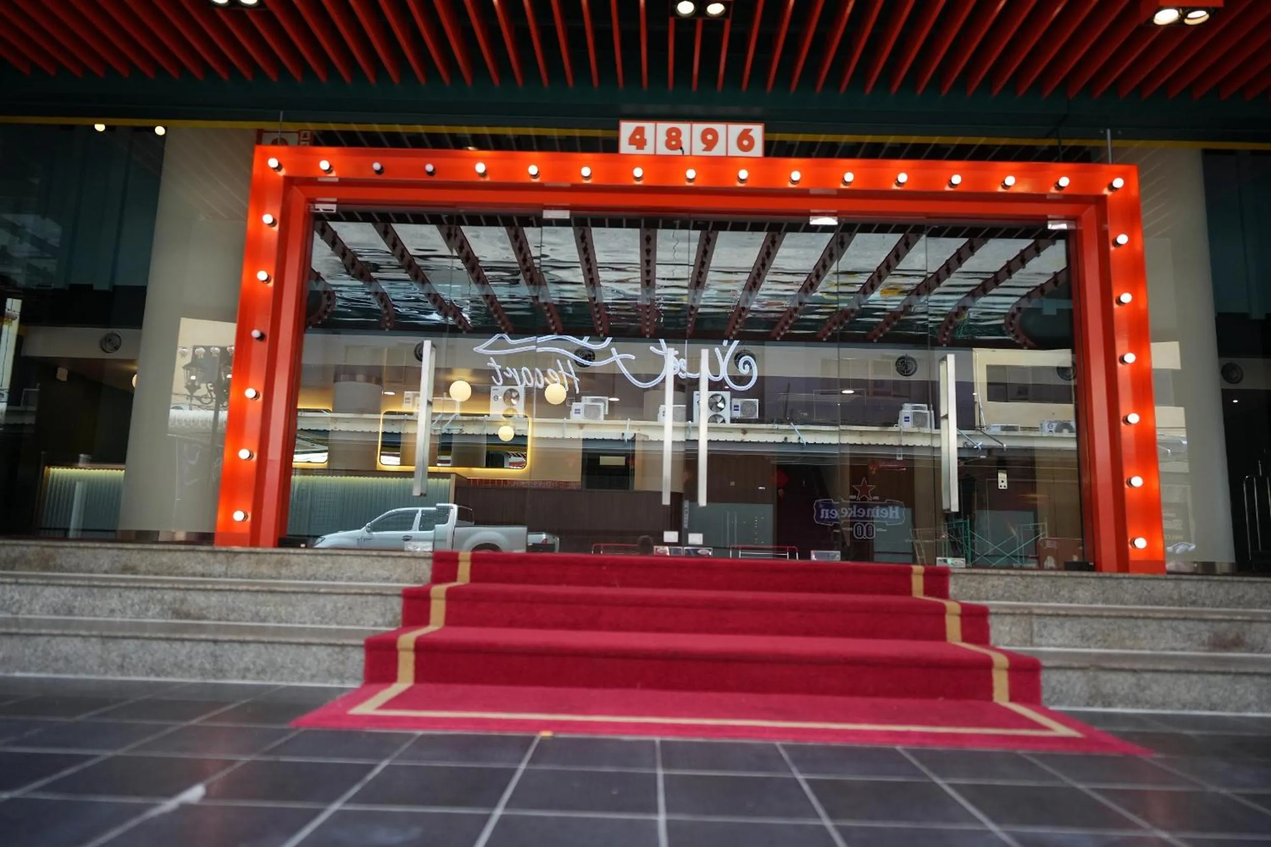 NW 4896 Theater Hotel