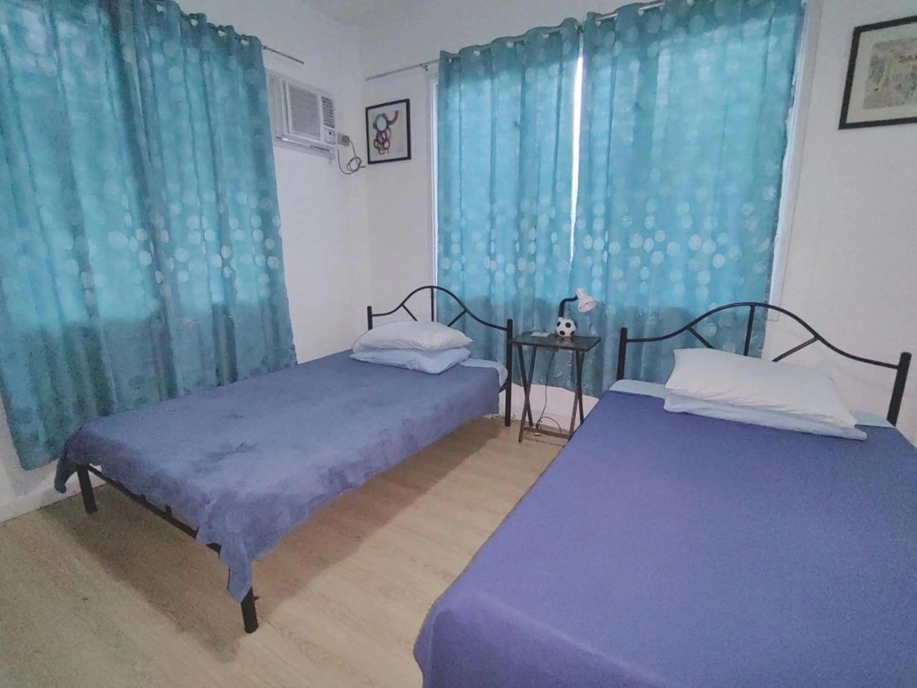 Photo of the whole room, Bed in Nappers Hostel