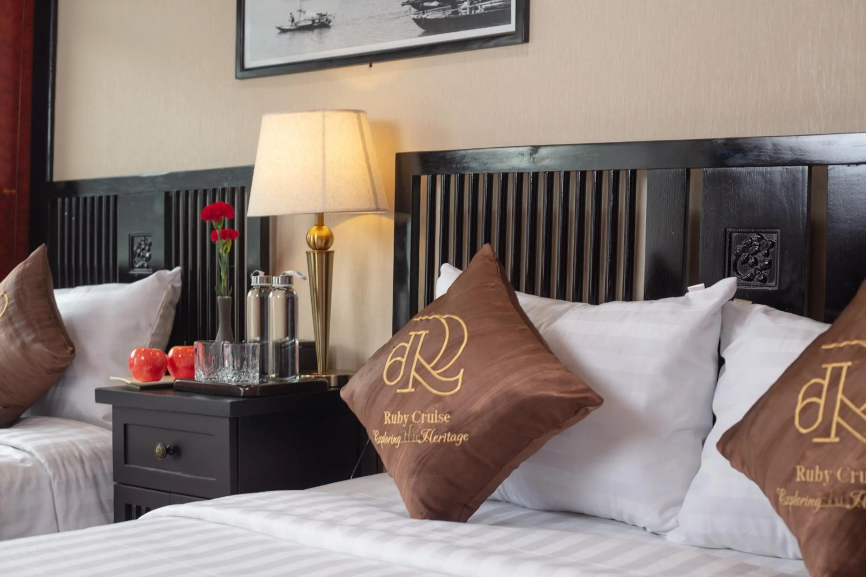 Bedroom, Bed in Ruby Cruise