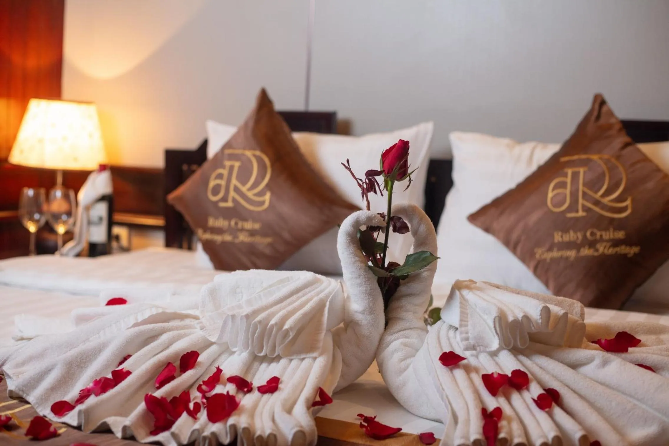 Bedroom, Bed in Ruby Cruise