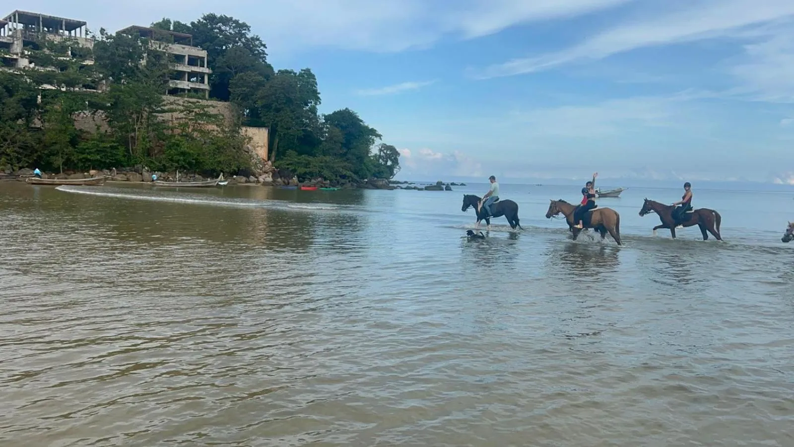 Horse-riding in Isara Nai Yang resort