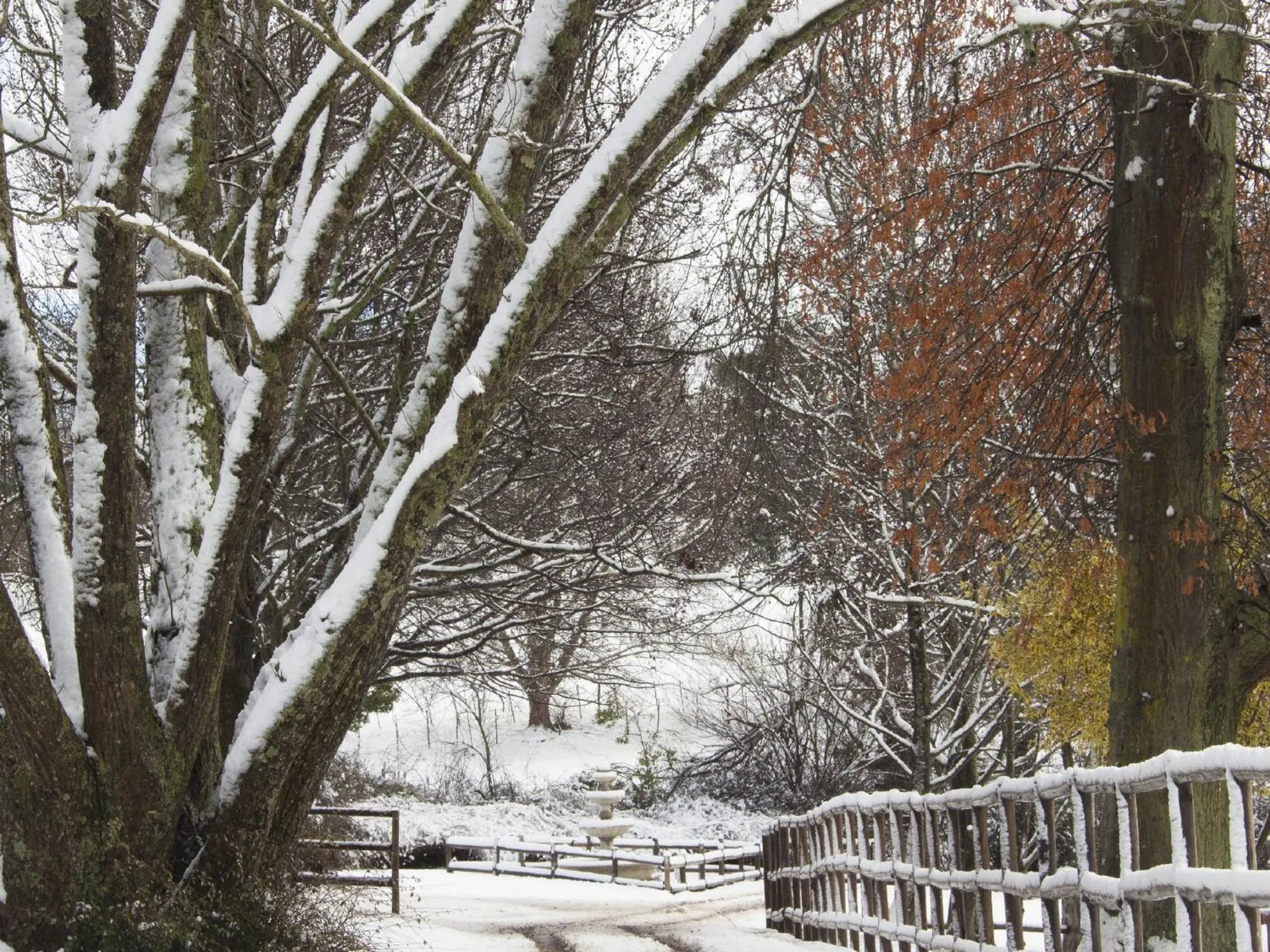 Facade/entrance in Whispering Waters