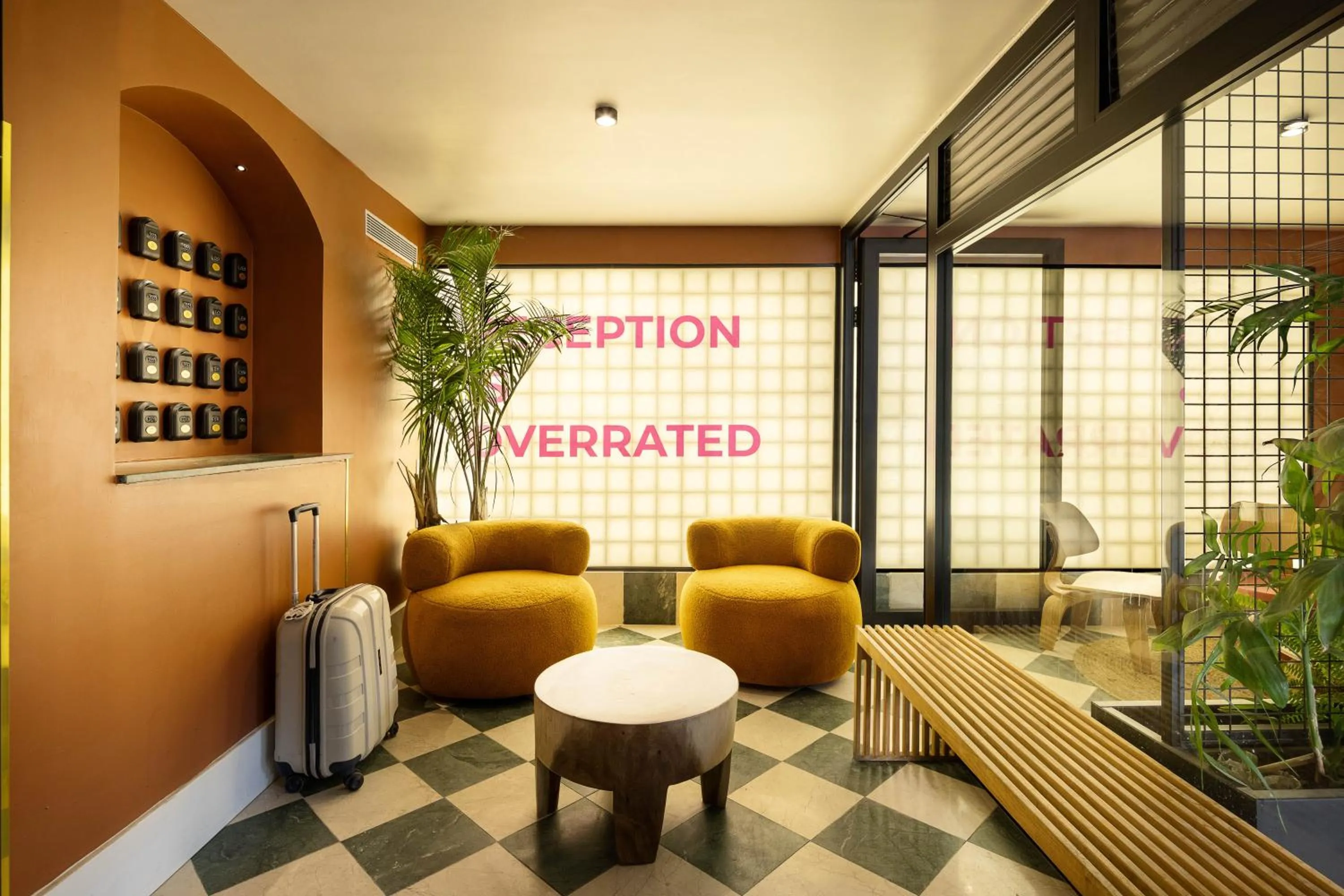 Lobby or reception in Savanna - by Loginn Tel-Avivian hotels