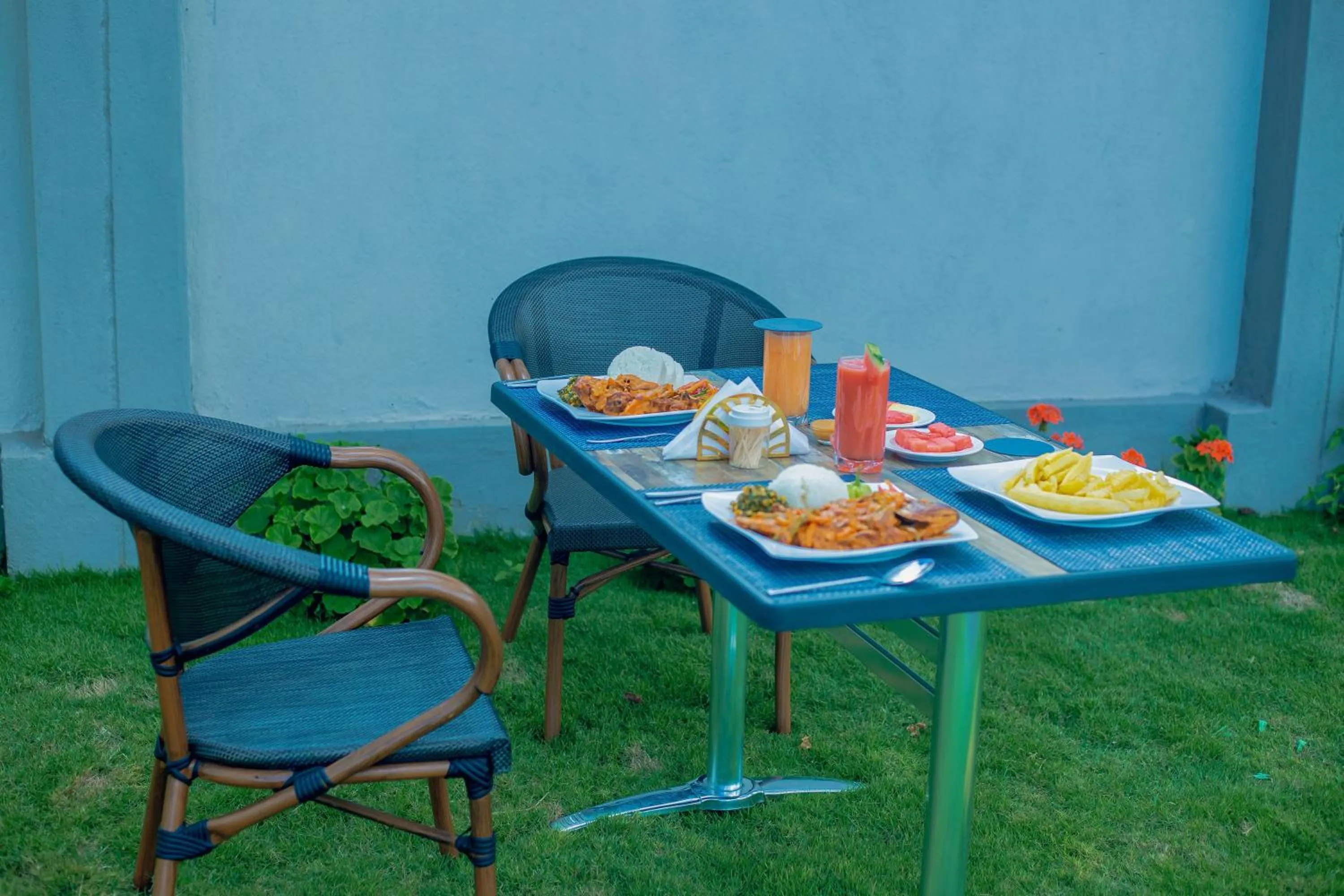 Food and drinks in Teranga Lodge and Restaurant