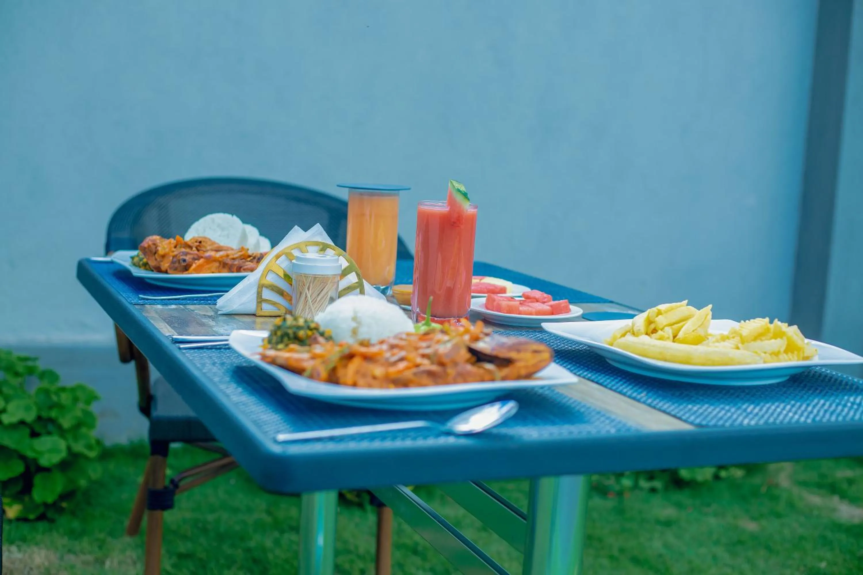 Food and drinks in Teranga Lodge and Restaurant