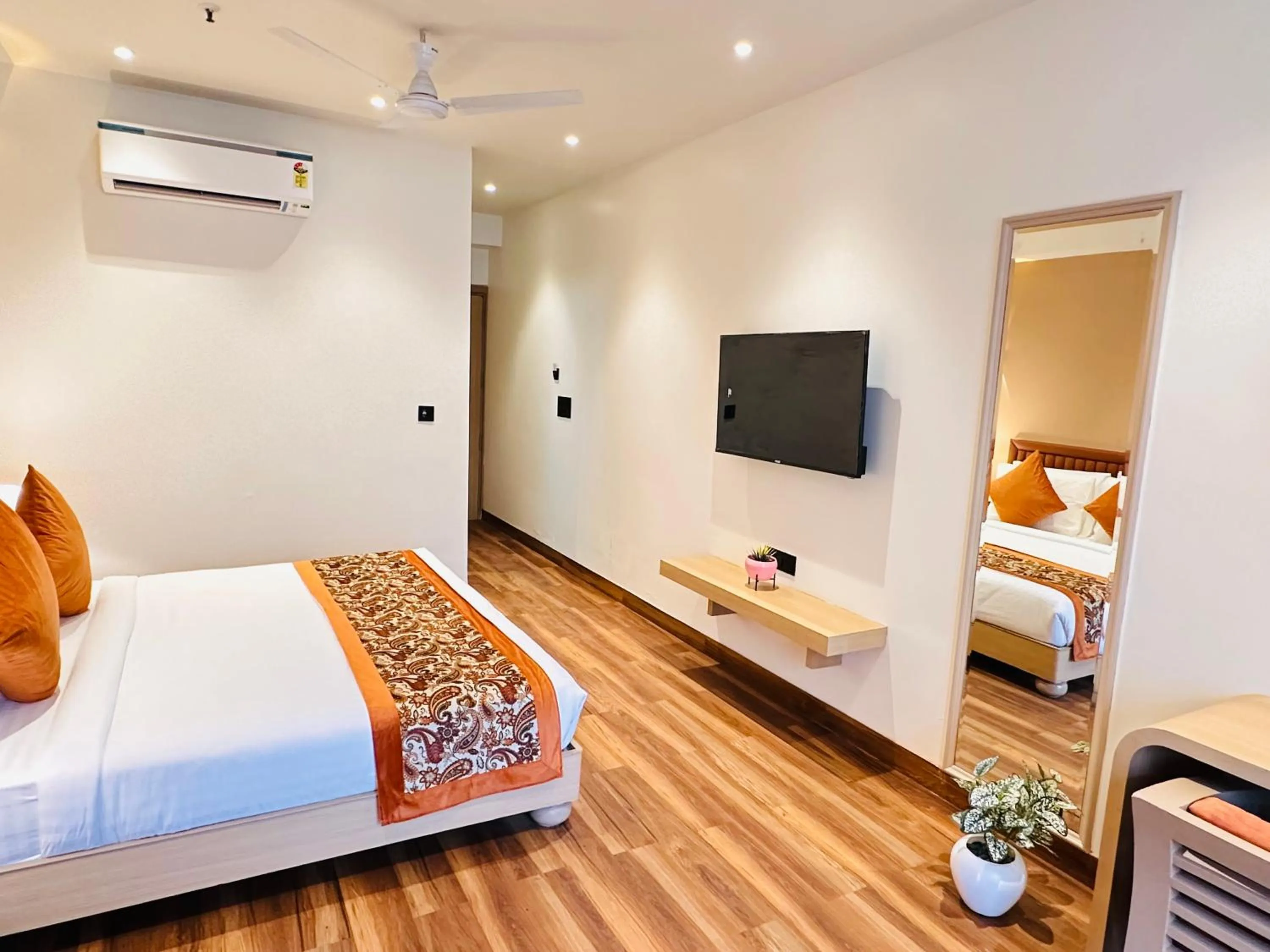 Bed in Hotel IP Swarn near Anand Vihar Vaishali Ghaziabad