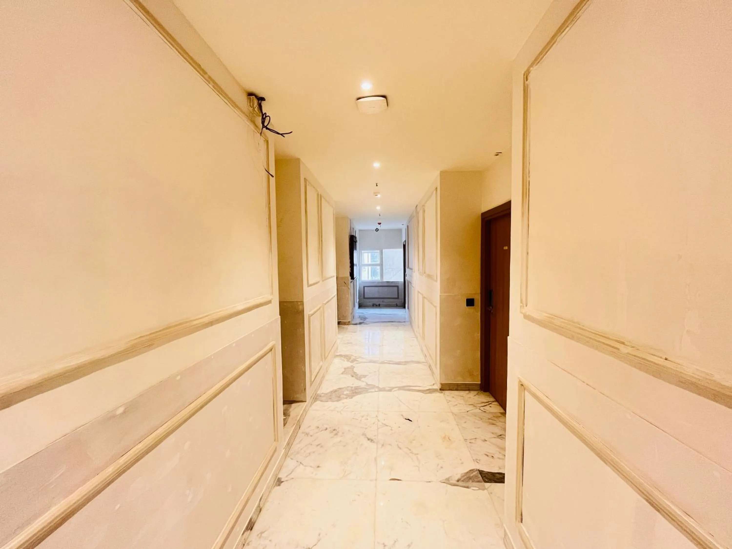 Property building in Hotel IP Swarn near Anand Vihar Vaishali Ghaziabad