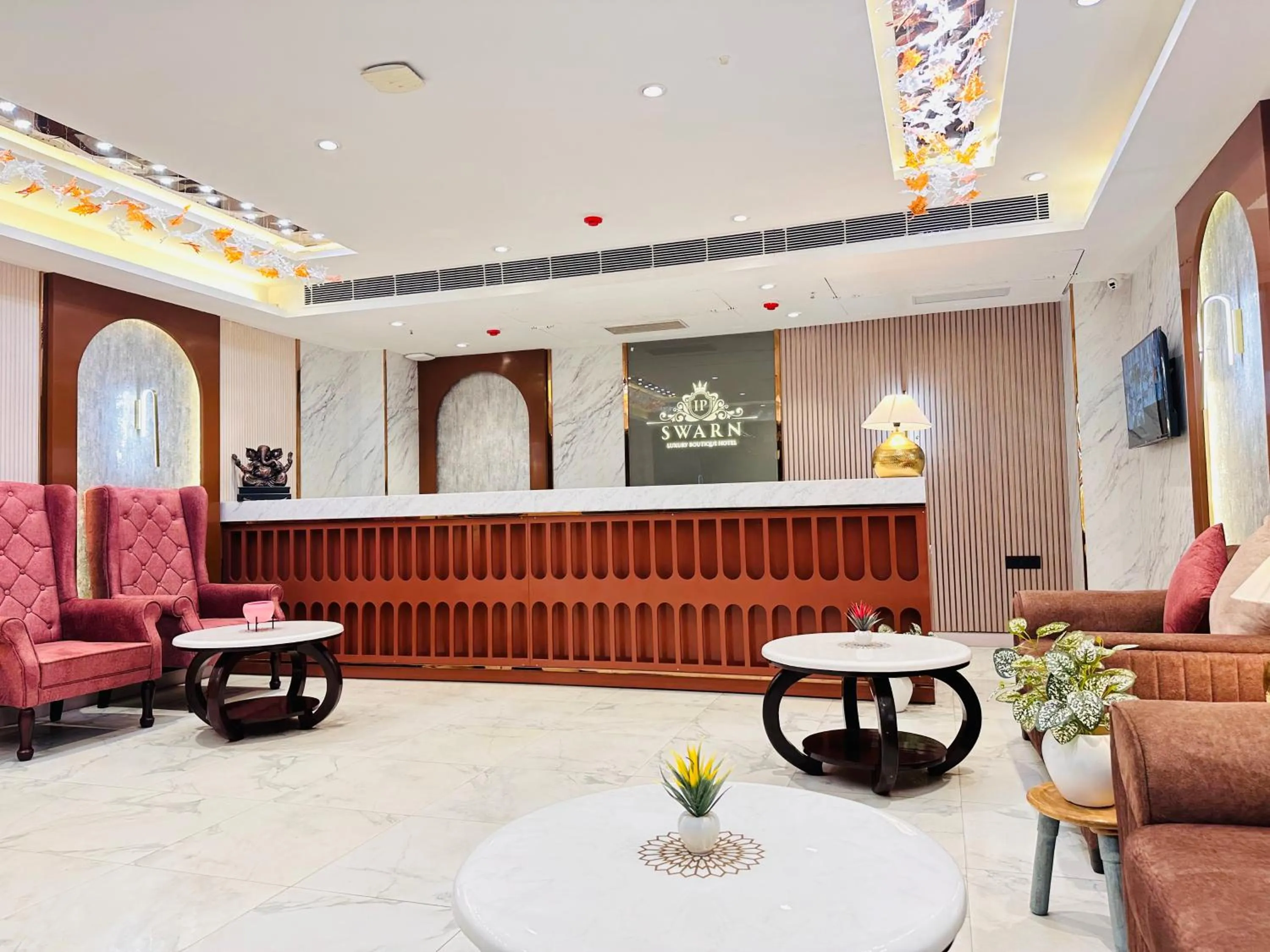 Lobby or reception in Hotel IP Swarn near Anand Vihar Vaishali Ghaziabad