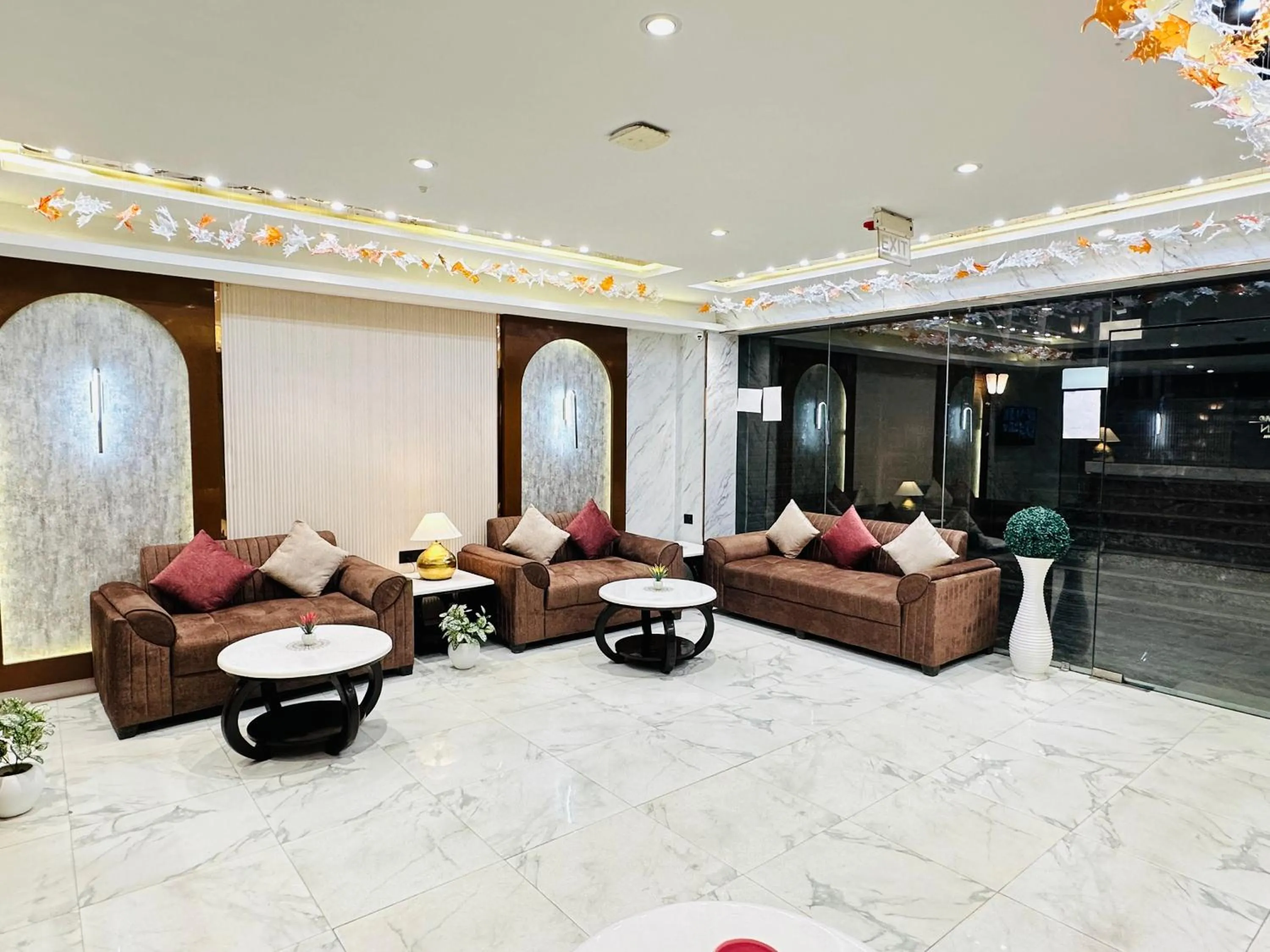 Lobby or reception in Hotel IP Swarn near Anand Vihar Vaishali Ghaziabad