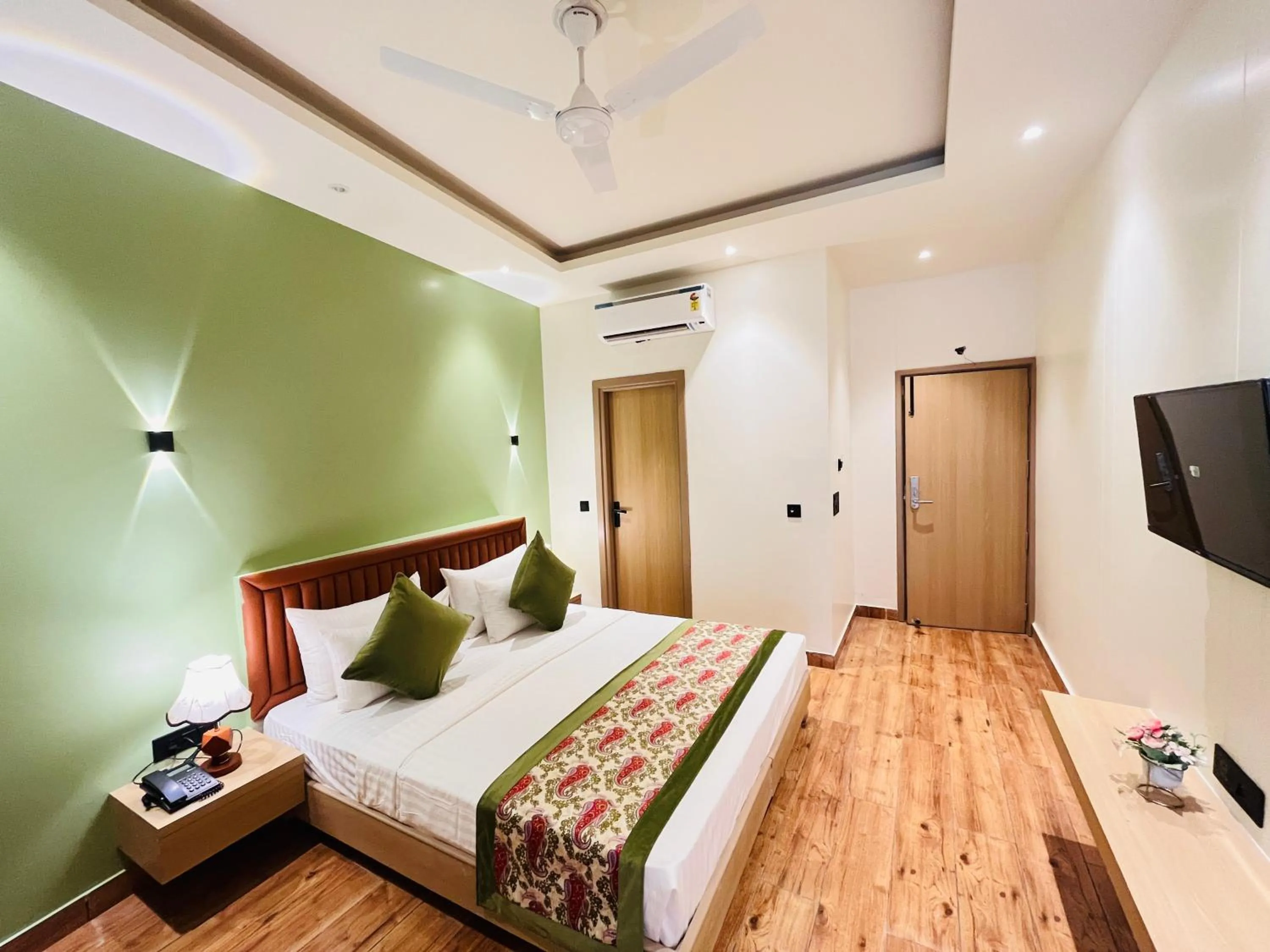 Bed in Hotel IP Swarn near Anand Vihar Vaishali Ghaziabad